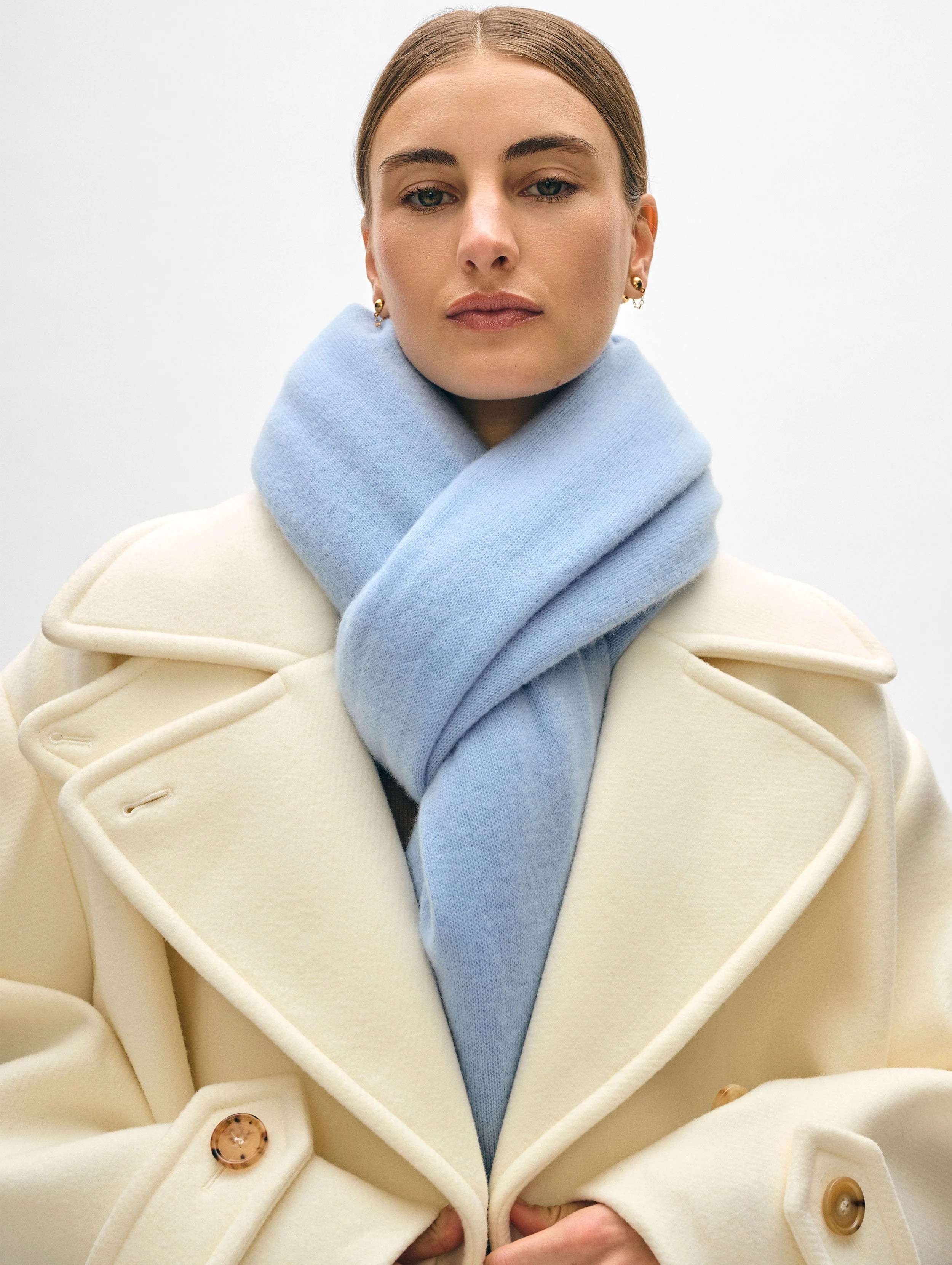 White + Warren Cashmere Travel Wrap in Icy Blue size 81" x 36 | White and Warren