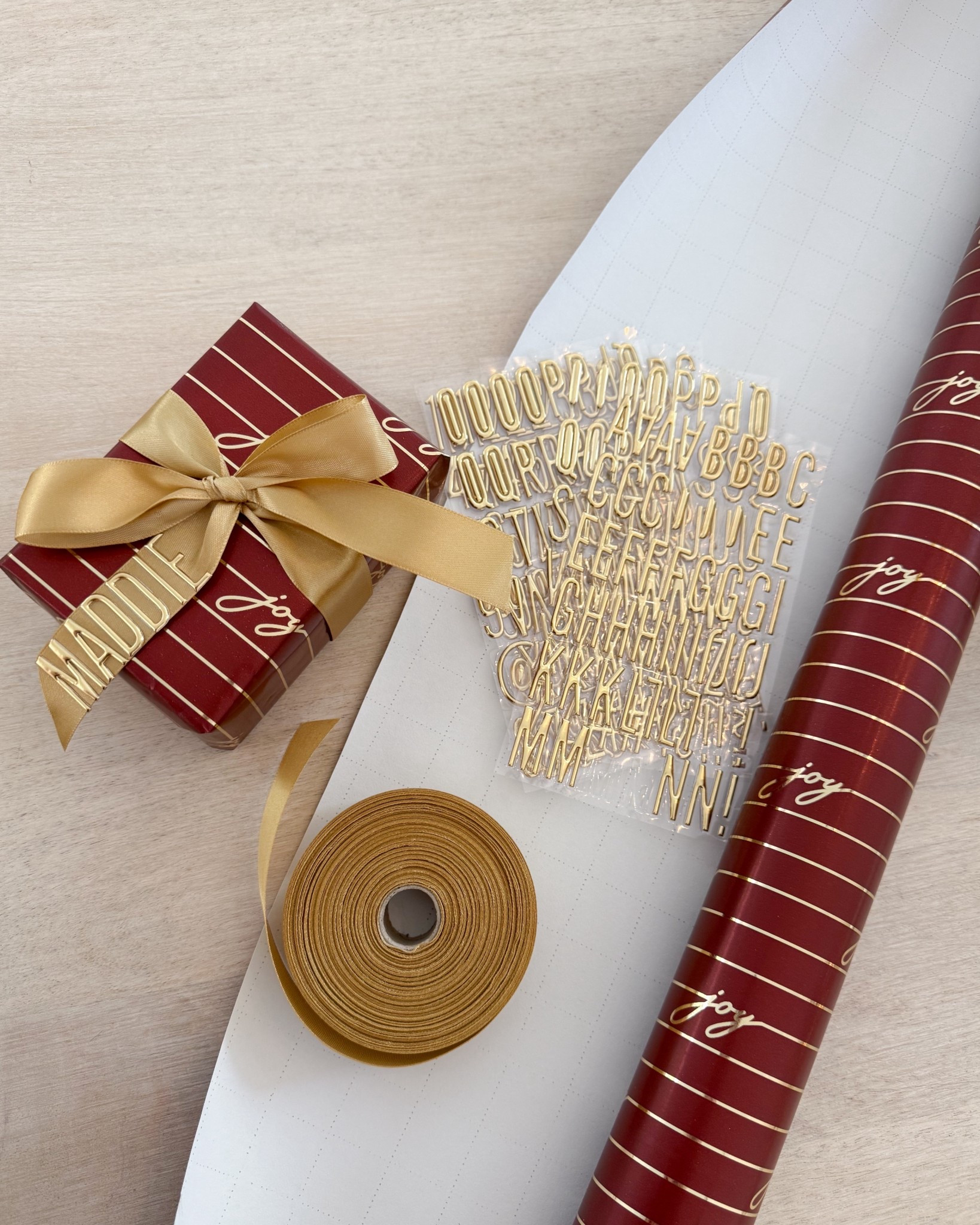 Gift wrapping has begun! If you’re late like me, there’s still time to get these gold stickers 🎁 they look so chic on the ribbon!! 

Amazon, burgundy Christmas, satin ribbon, gold gift wrap, presents, Michael’s, Christmas gifts, fancythingsblog 

#LTKHoliday #LTKGiftGuide #LTKFindsUnder50