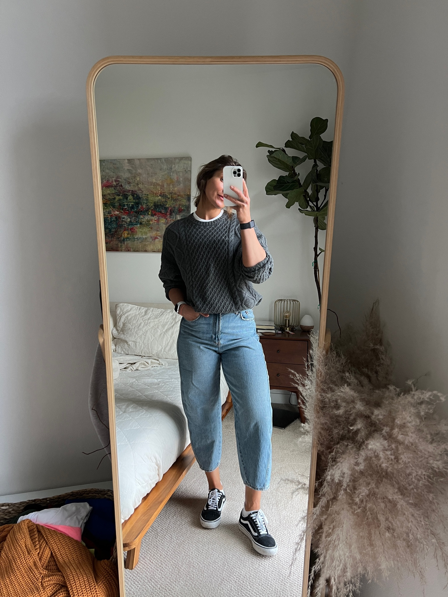 Sweater size S, super comfortable, one of my favorite 

Jeans Zara TRF mid-rise tapered ref. 8727 size 28