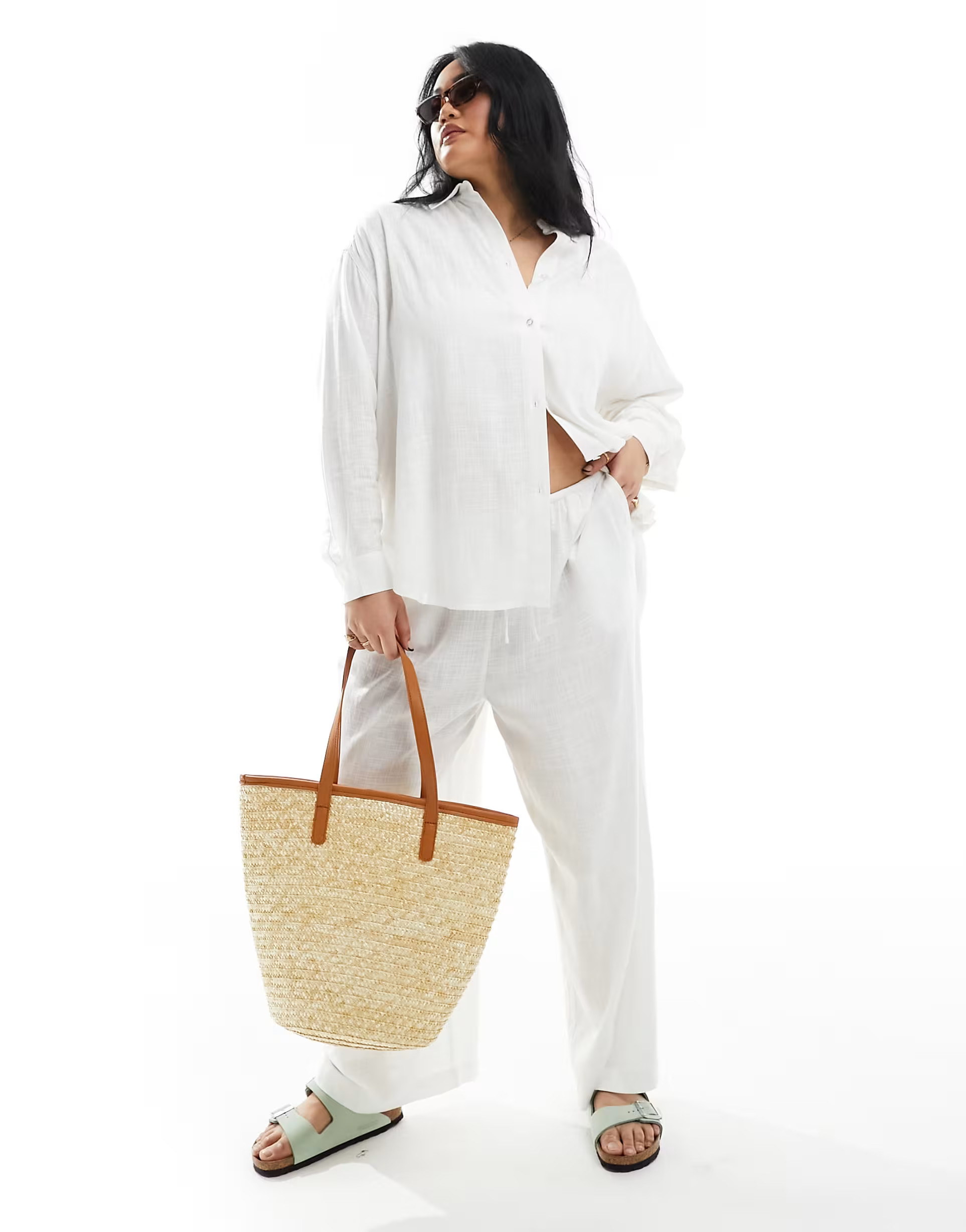 ASOS DESIGN Curve – Locker geschnittenes Hemd in Weiß mit Leinenanteil | ASOS (Global)