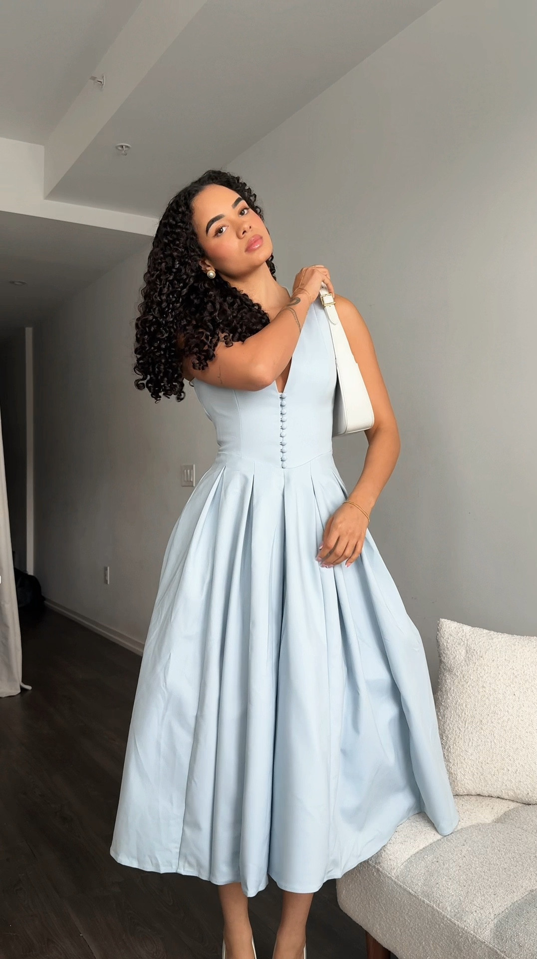 Size: small 

Dc: AALIYAMESHKI