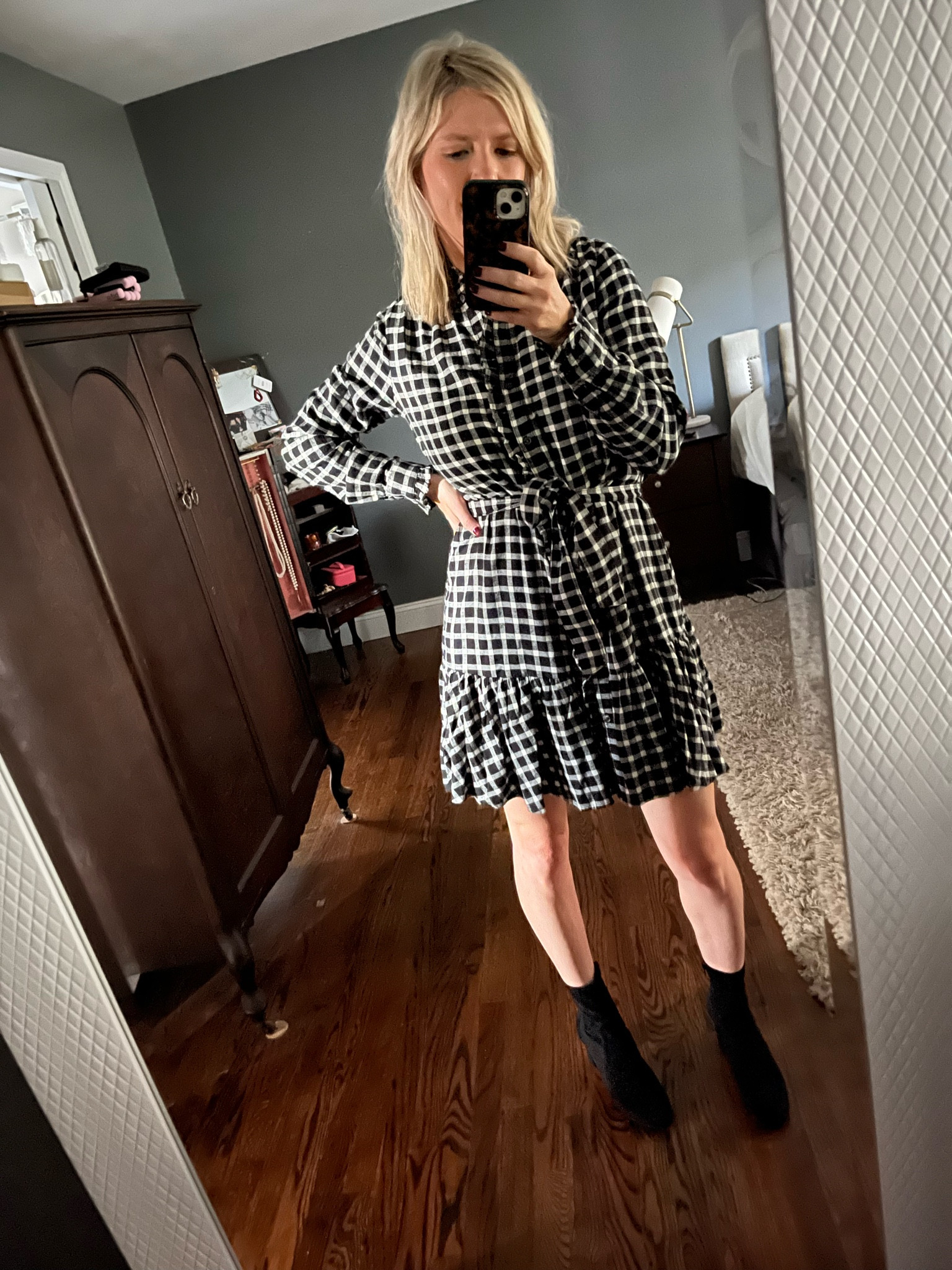 Black plaid dress and booties! Great fall dress! 

#LTKfindsunder50 #LTKSeasonal #LTKfindsunder100