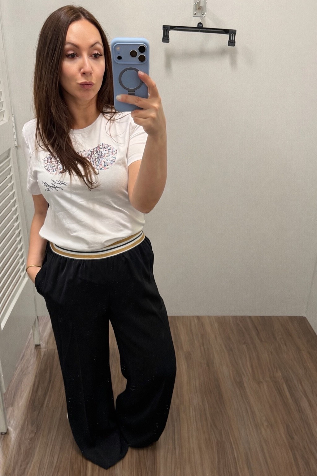 Trying on this Karl Lagerfeld Paris outfit and I’m obsessed with how effortlessly chic it feels. The tee adds just the right amount of fun detail while the wide-leg pants give that polished but comfy vibe I love. Perfect for running errands, lunch dates, or dressing up with heels for dinner.

Sometimes the best outfits are the ones that look put together but feel like you’re wearing pajamas 🙌

Linking this whole look for you guys 🤍

#LTKStyle #LTKFinds #KarlLagerfeldParis #EffortlessChic #EverydayStyle #NeutralOutfit #LTKUnder100

@Macys 


#LTKSaleAlert #LTKSpringSale #LTKootd