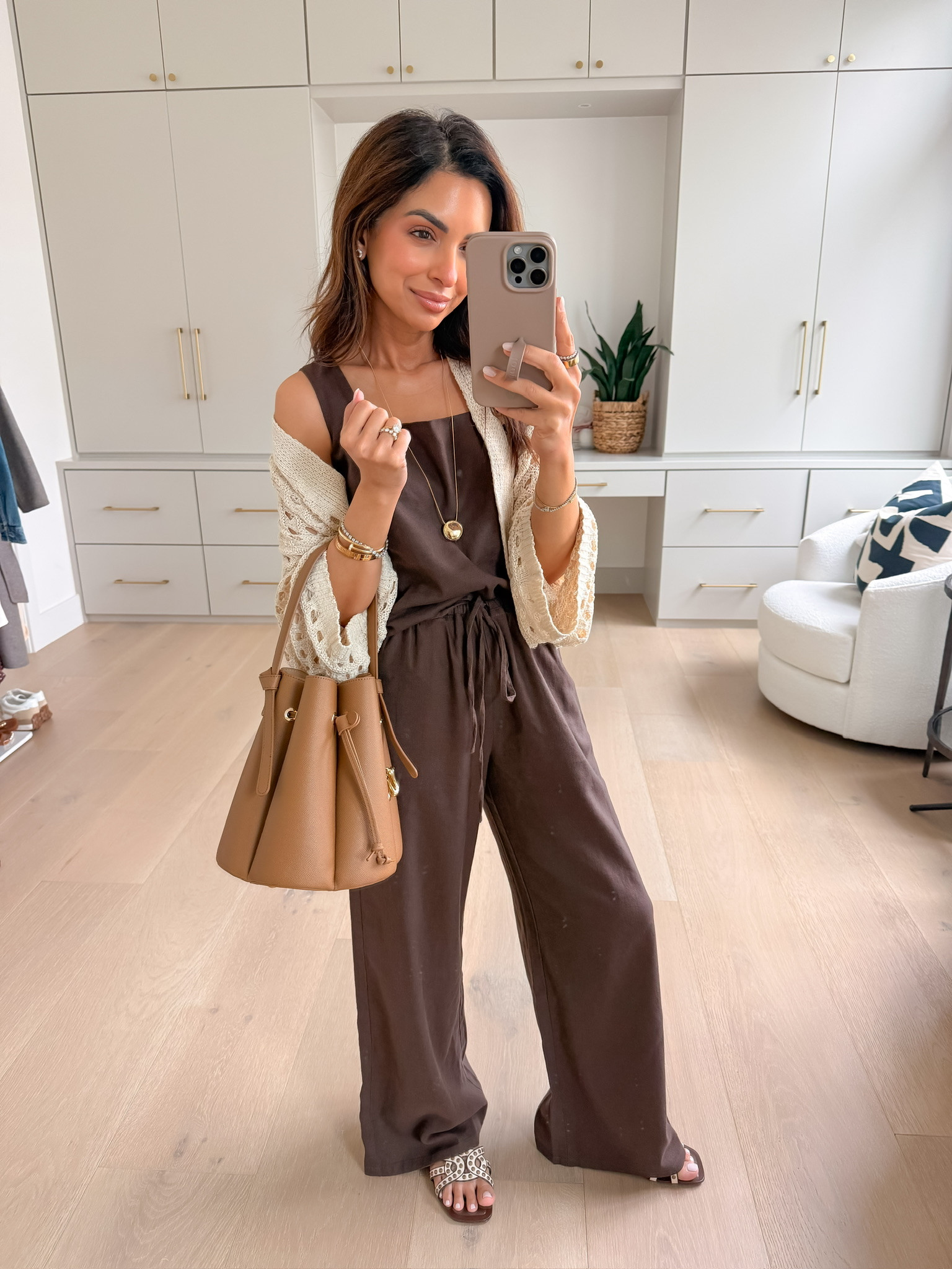 How to style a brown linen set for spring 🤎

#LTKootd #LTKPetite #LTKOver40
