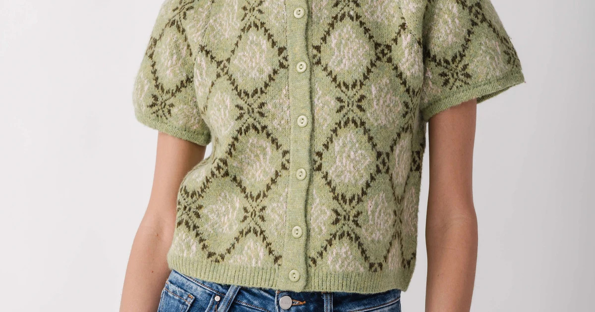 &Merci Floral Short Sleeve Sweater Top | Social Threads