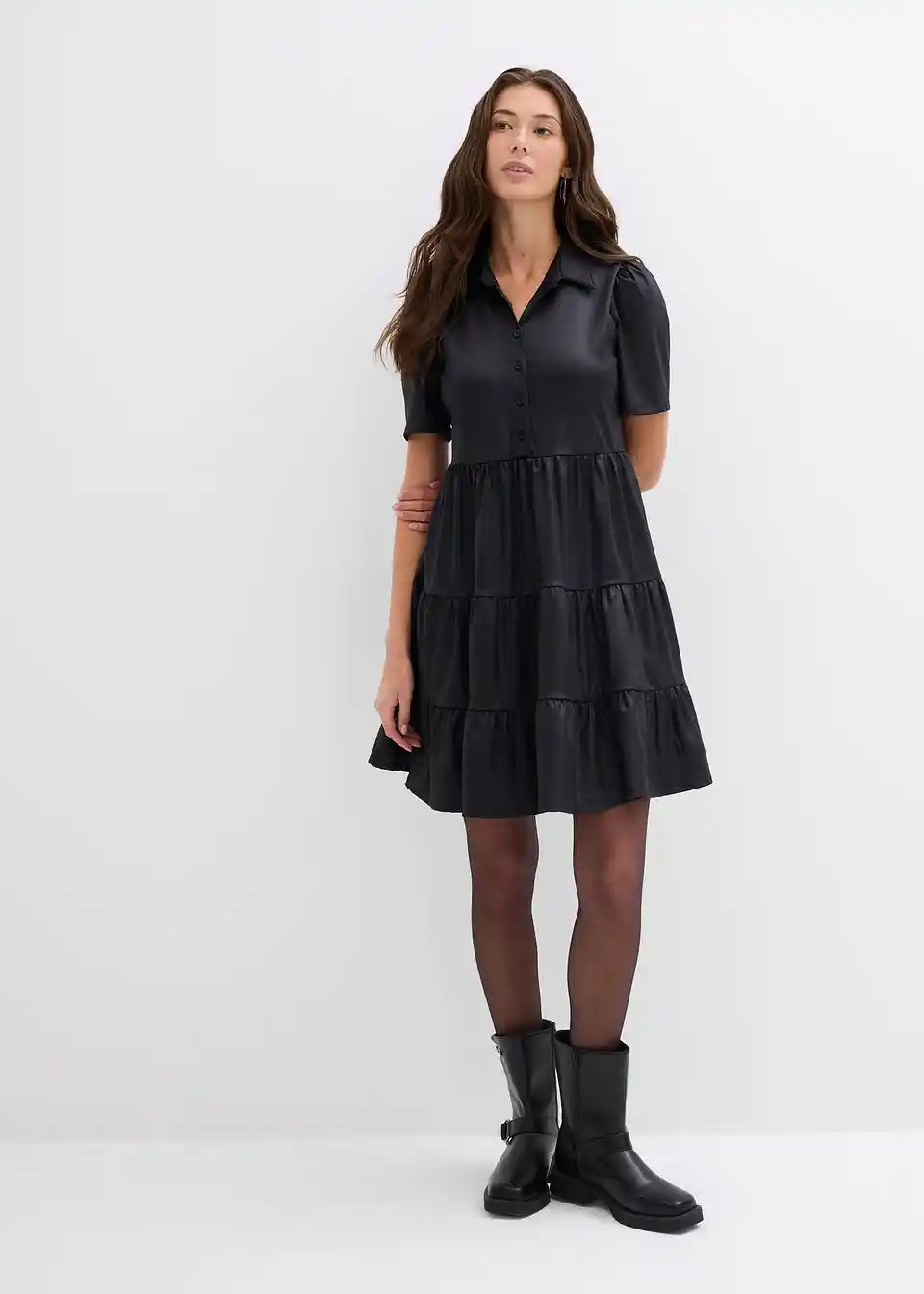 Minikleid aus glänzendem Material | Bonprix DE