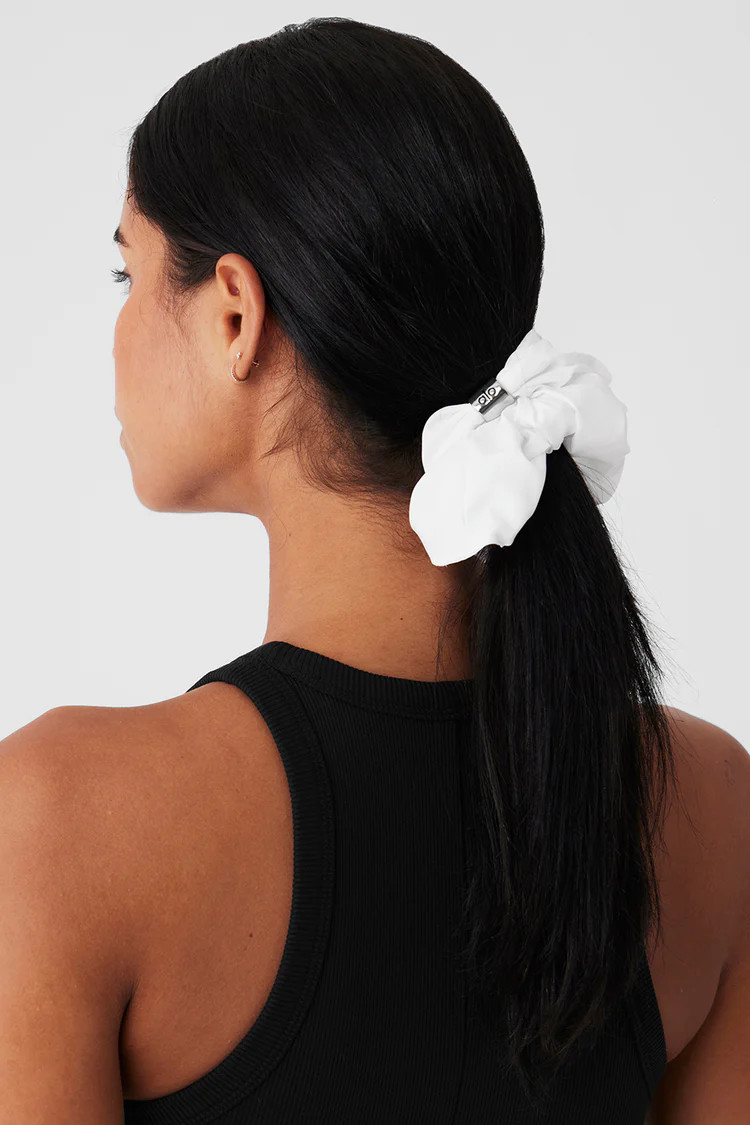 Bead It Oversized Scrunchie | Alo Yoga (US)