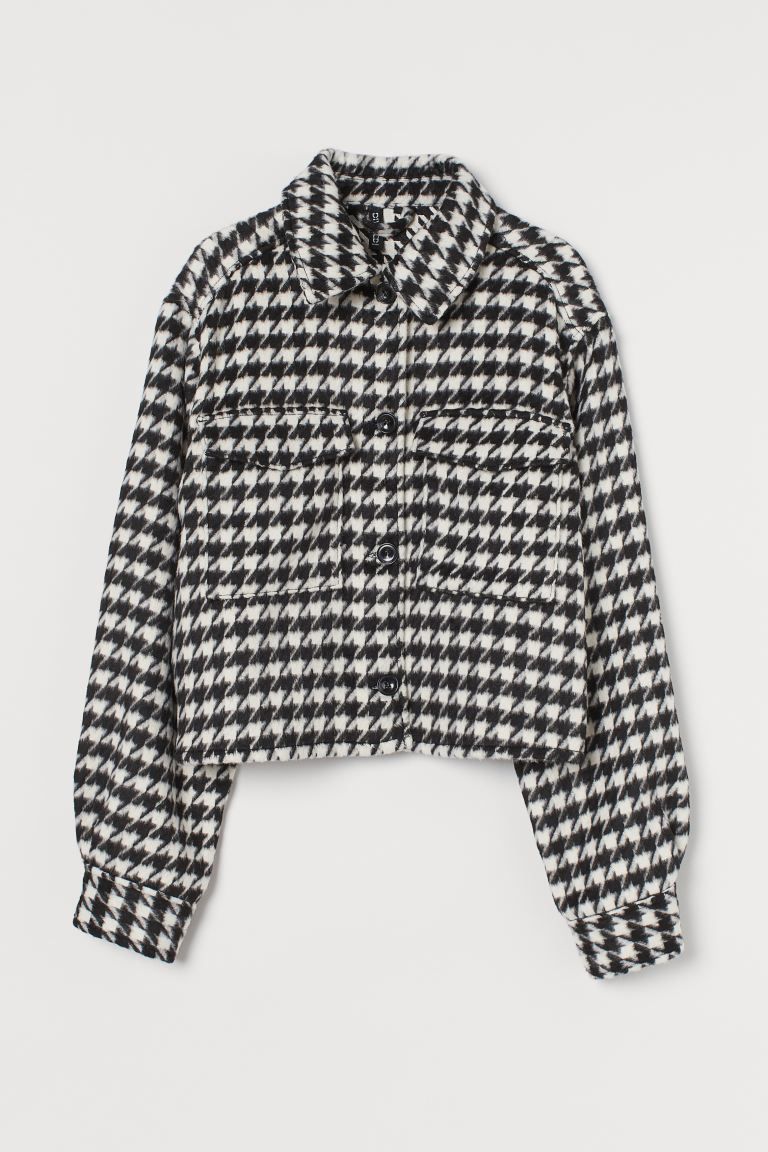 Shorter-style shirt jacket in woven fabric with a collar, buttons down the front and large chest ... | H&M (UK, MY, IN, SG, PH, TW, HK)