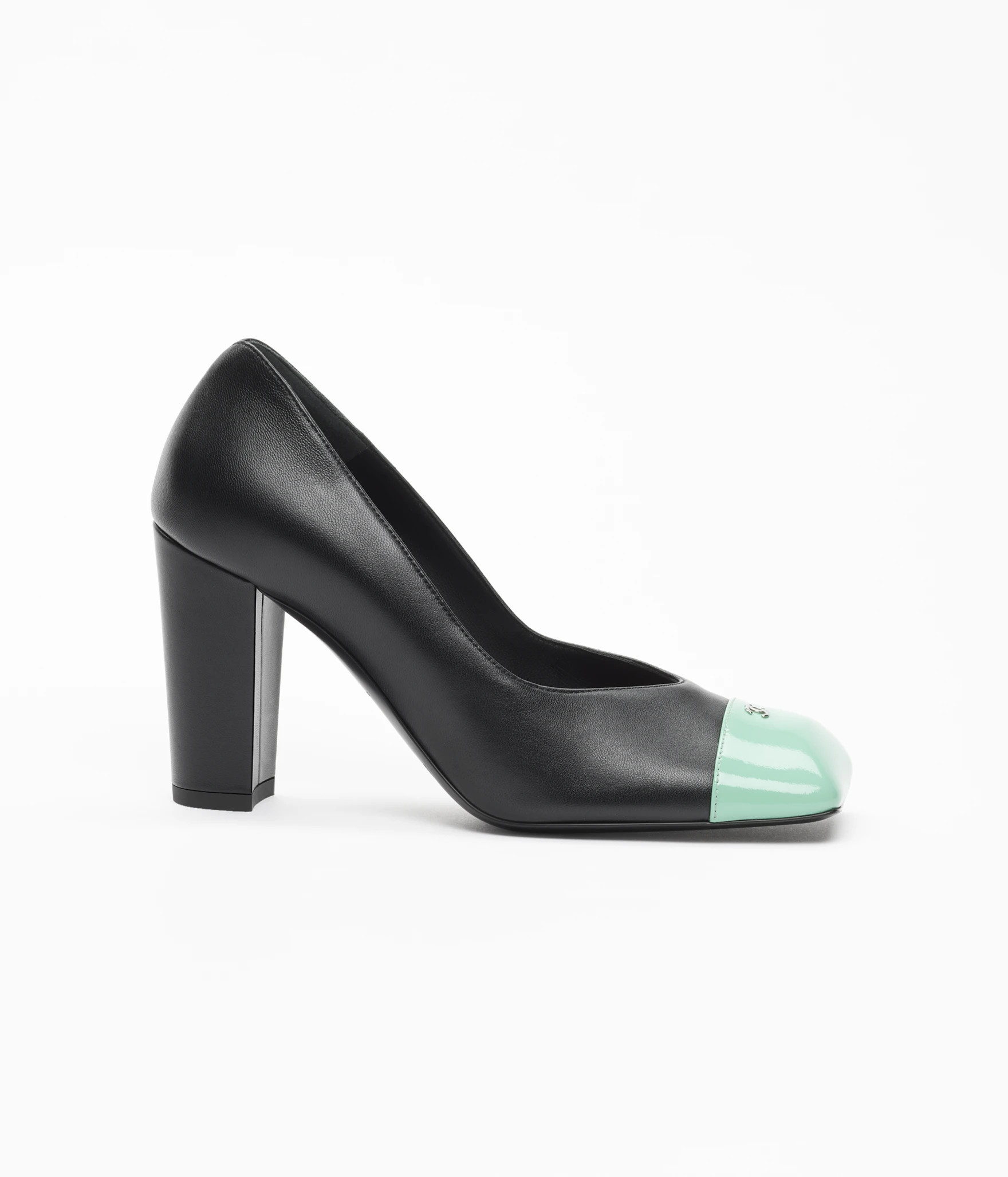 Pumps | Chanel, Inc. (US)