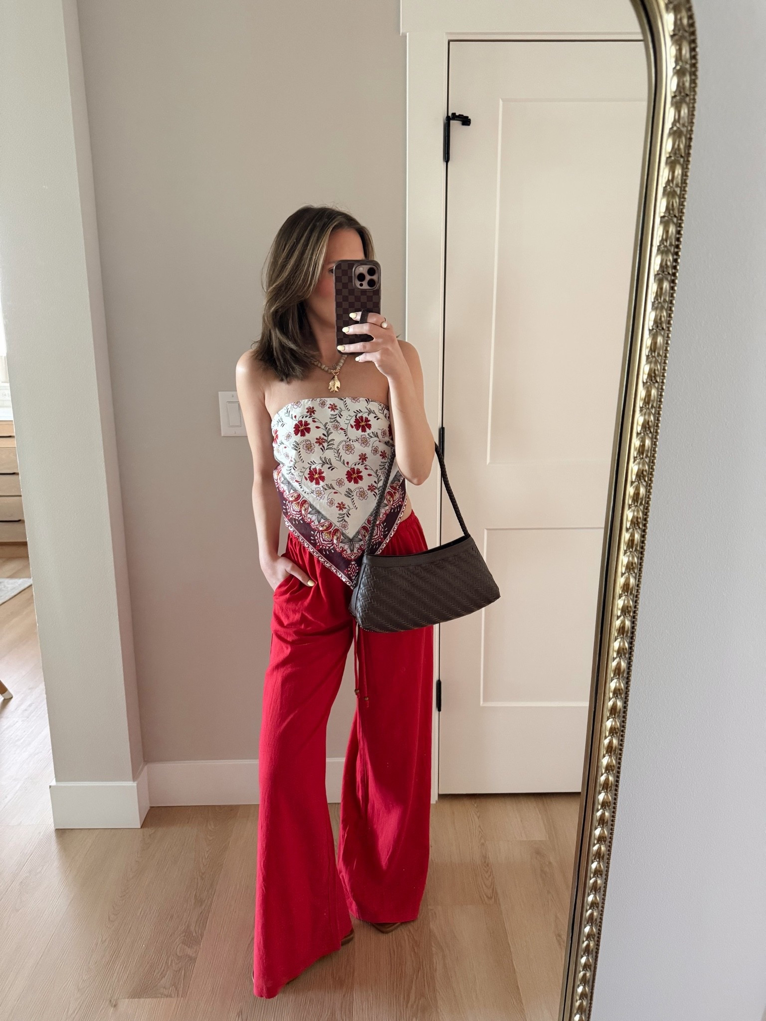This @Target outfit is summer perfection 😍 the cutest bandana top and pull on pants. Wearing size xs in both

Target style, Target finds, summer outfit, summer style

#LTKootd