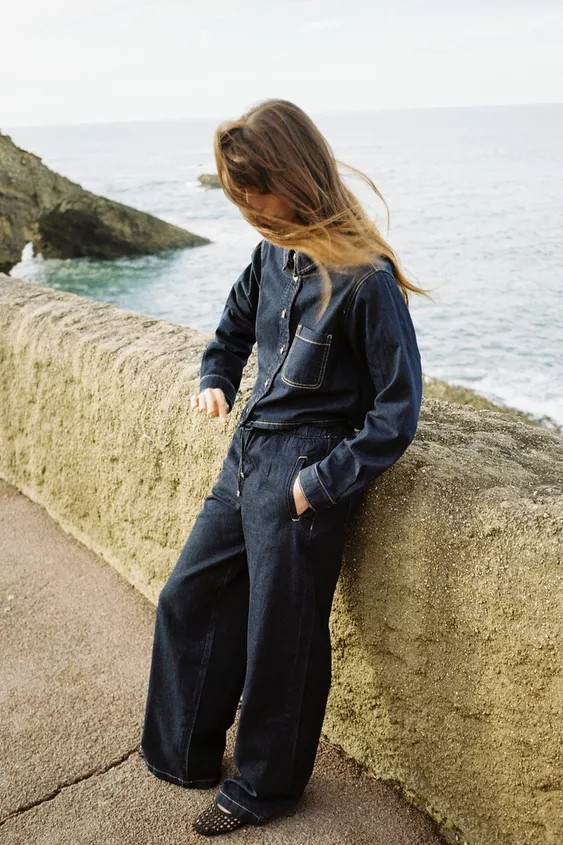 HIGH WAIST - JOGGER - WIDE LEGHigh-waisted jeans with adjustable drawstring elastic waistband. Fr... | Zara US