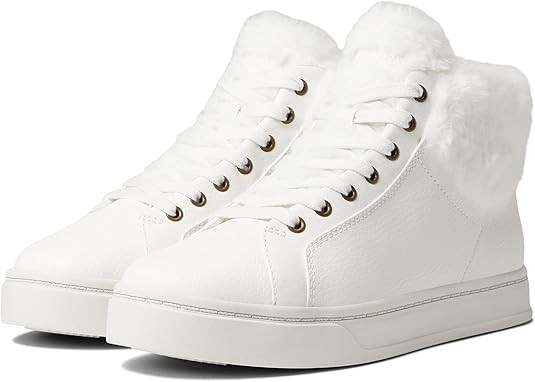 Koolaburra by UGG Women's Sundell Fuzz Chukka | Amazon (US)