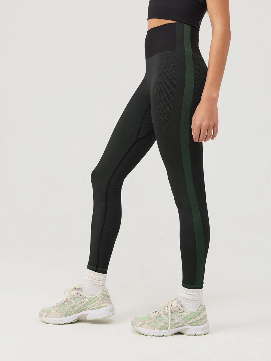 SeamlessSmooth 7/8 LeggingA Heart | Outdoor Voices