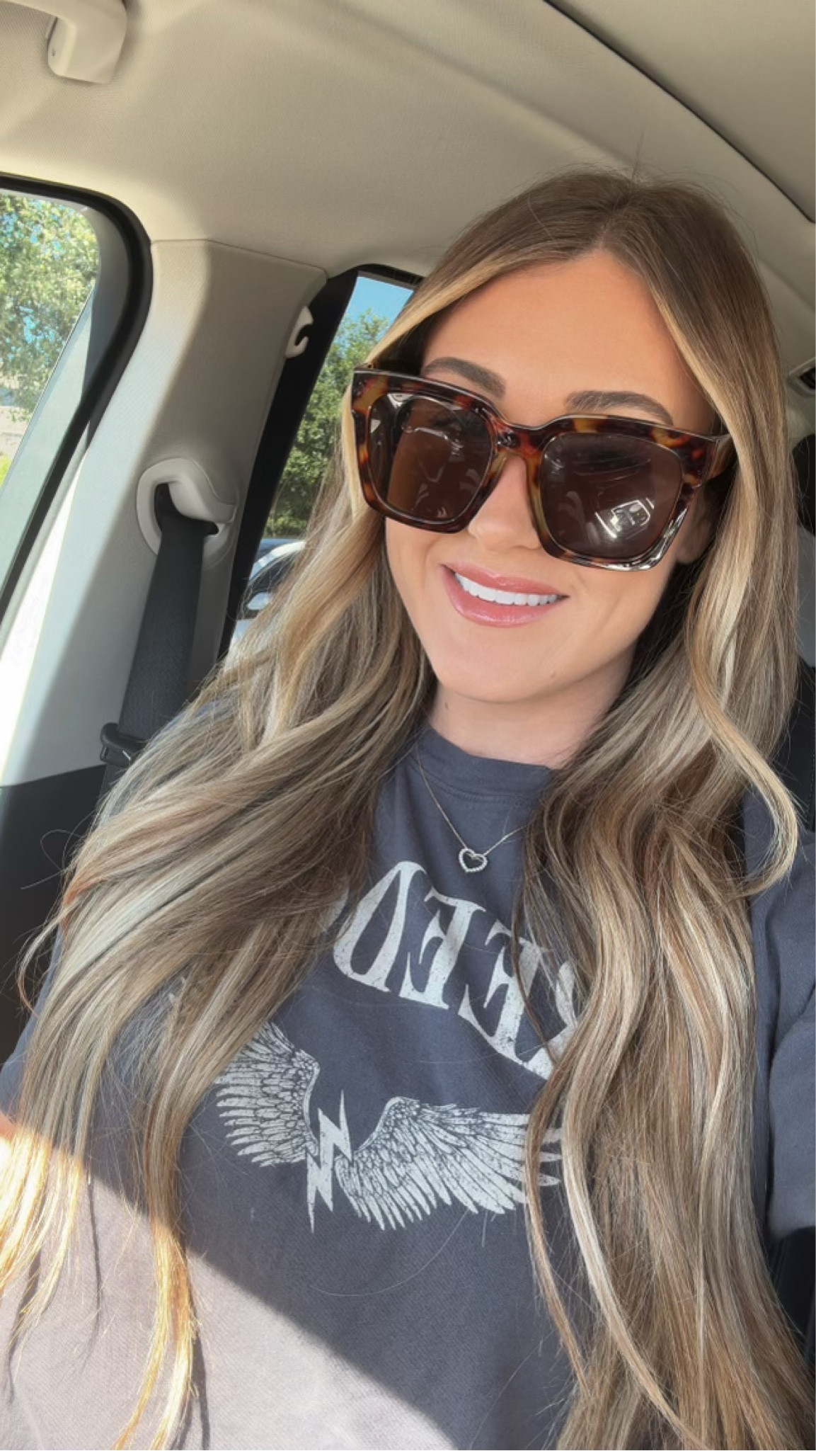 Quick hair and makeup in the car this morning! Sharing my favorites I used ✨

#hair #makeup #sephora #ulta #amazonbeauty #getreadywithme #curlingiron #mom 

#LTKFindsUnder50 #LTKBeauty #LTKStyleTip