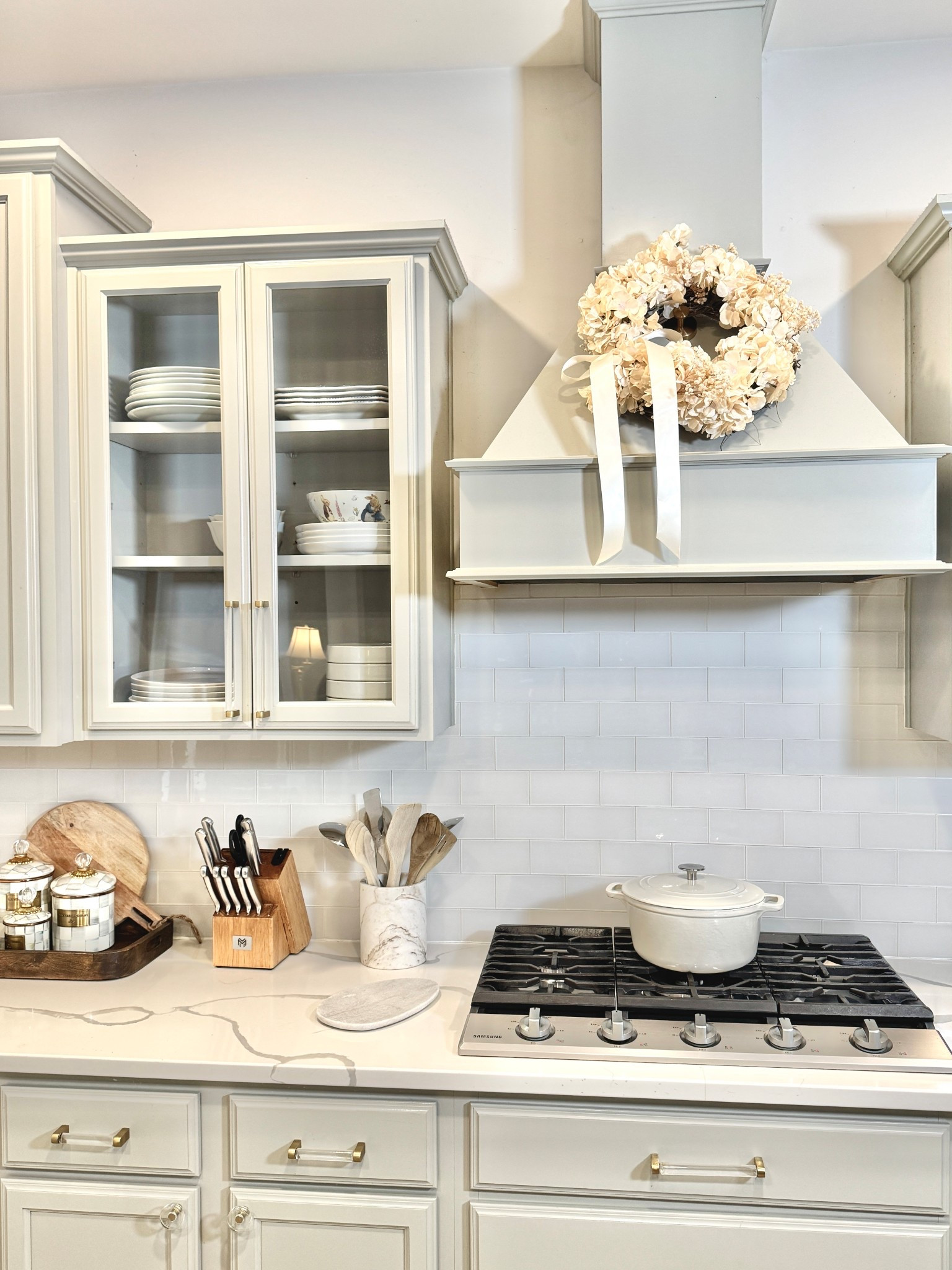 DIY Hydrangea Wreath! This was such an easy DIY and really added warmth to the space.

Home decor, kitchen decor, clean space 

#LTKHome #LTKFindsUnder50 #LTKSaleAlert