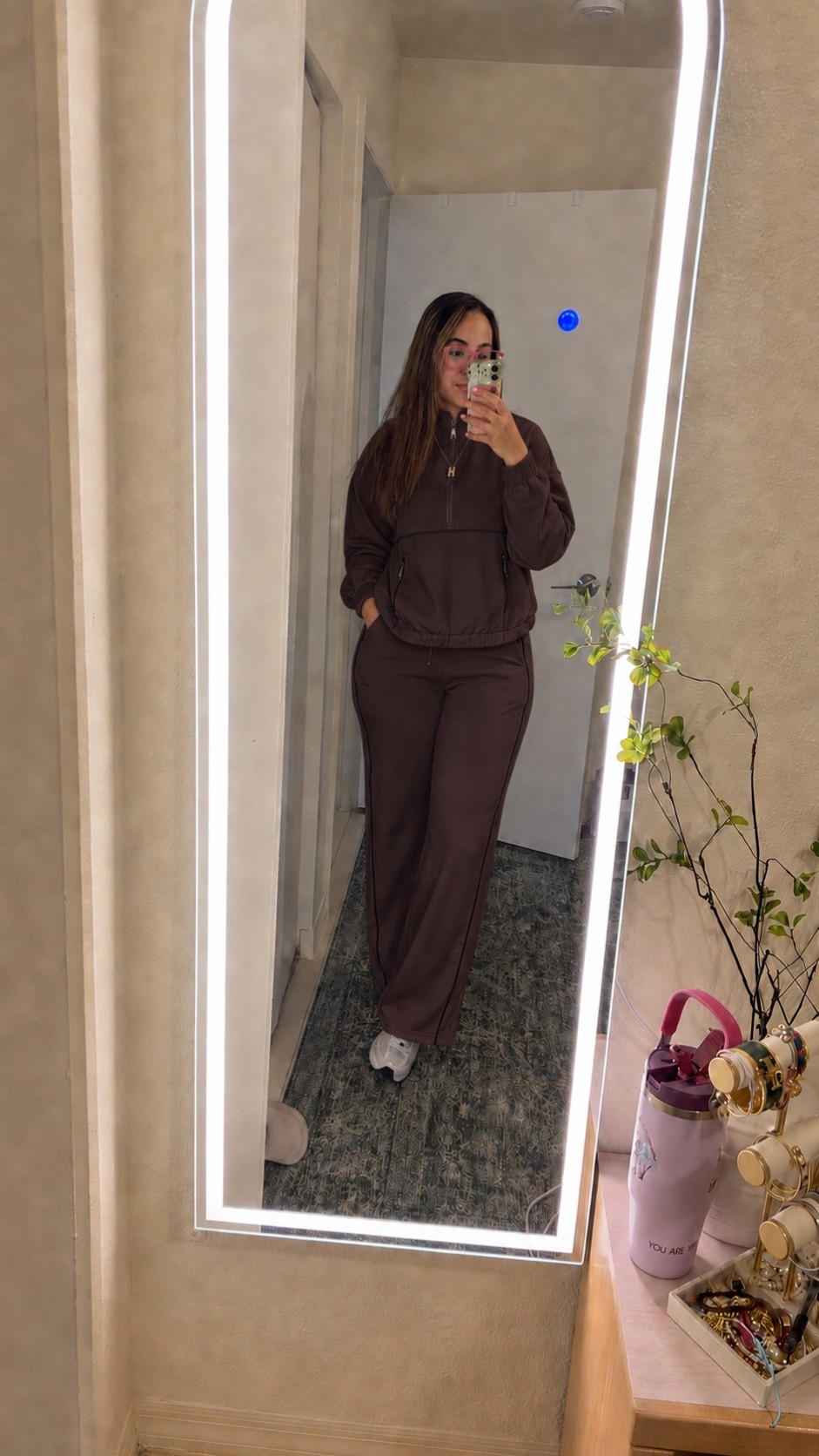 🤍🍂 ¡Nuevos conjuntos en Walmart!

Este set color rojo vino  me encantó: cómodo, moderno y perfecto para esos días en los que queremos vernos arregladas sin sacrificar la comodidad. Ideal para otoño, viajar, hacer diligencias o crear un look casual con estilo. 😍

¿Te pondrías este conjunto? 👇

📍Disponible en Walmart
Precio y disponibilidad pueden variar según la tienda.

#WalmartFinds #WalmartFashion #ConjuntoDeMujer #ModaDeOtoño #LookCómodo #OutfitCasual #HallazgosWalmart #ModaMujer #FallOutfit #ReebokStyle

#LTKvlog #LTKSaleAlert #LTKxWalmart
