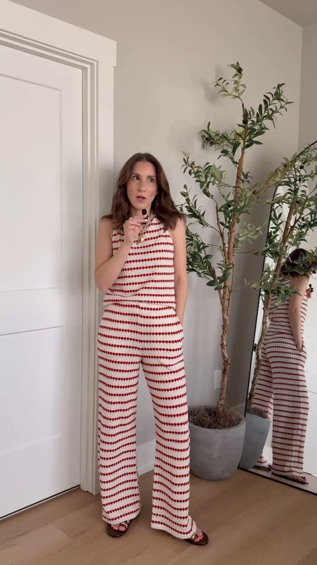 The comfiest and cutest striped knit set and it’s from @Target 👏🏻 a great last minute MDW find! Wearing xs in both pieces