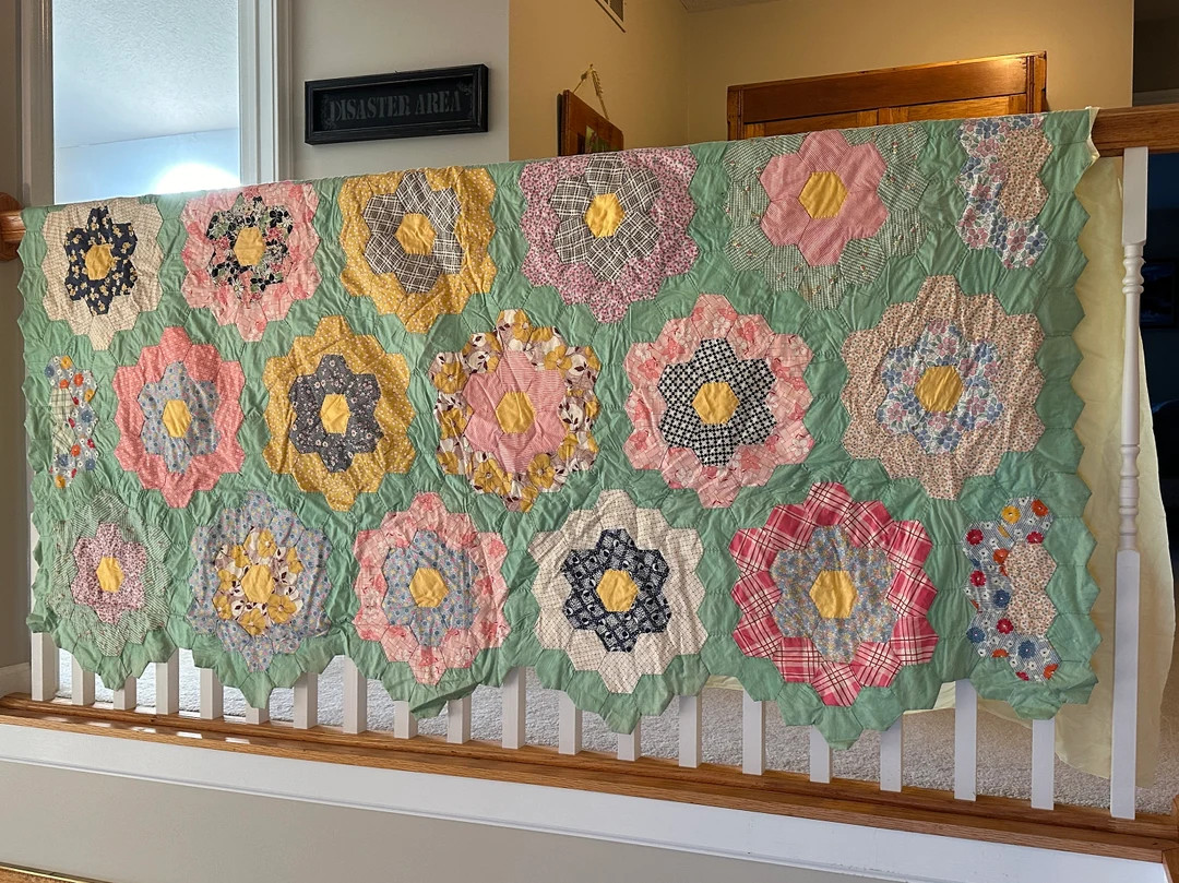 Vintage Hexagon Grandmother's Flower Garden Handmade Handsewn Quilt - Etsy | Etsy (US)