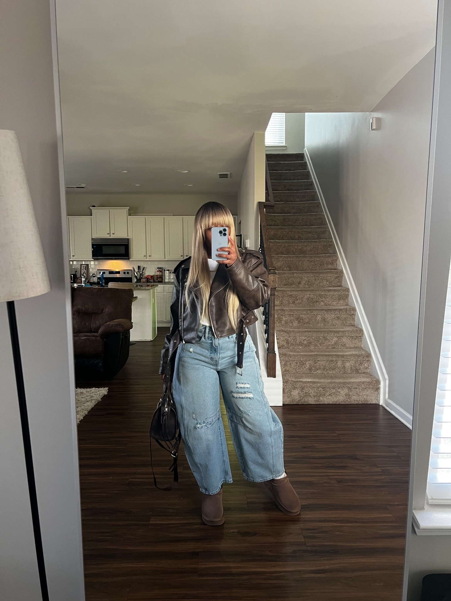 Barrel jeans outfit idea

Hair color: sandy blonde 

#LTKPetite #LTKootd #LTKOver40
