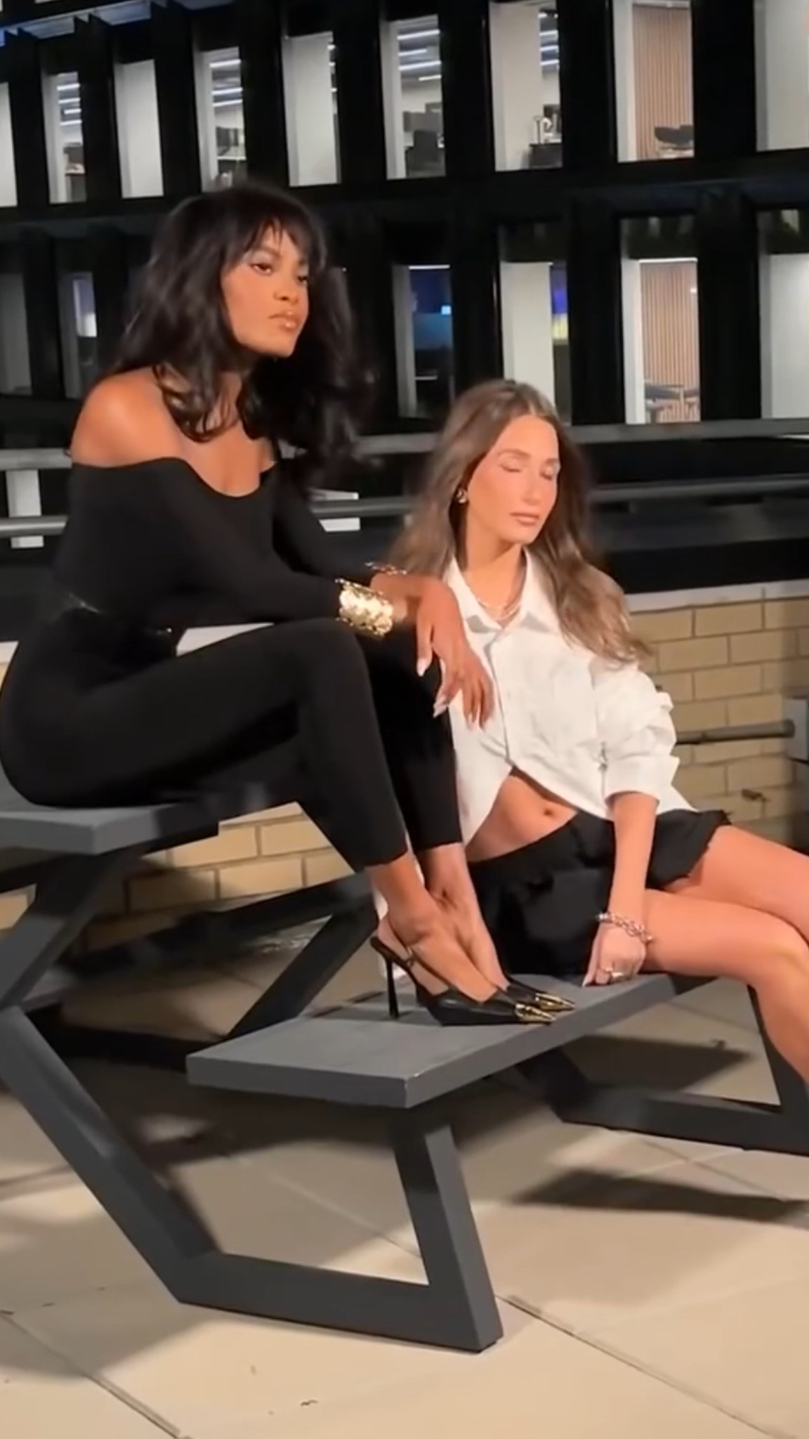 I had so many questions about this outfit! A simple look yet so chic! 

outfit l spring l bodysuit 