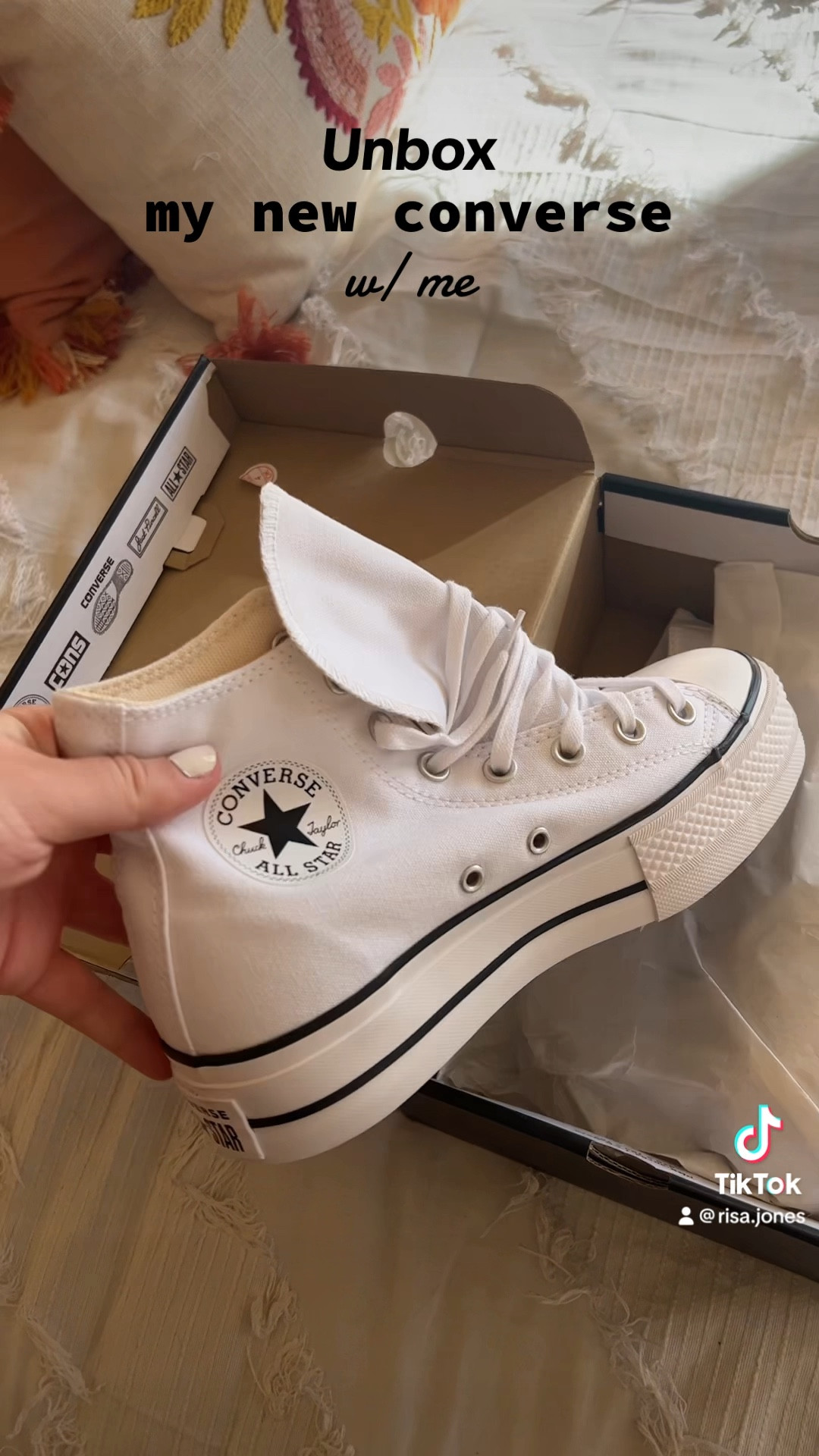 New shoe unboxing!!

#LTKfindsunder100 #LTKstyletip #LTKshoecrush