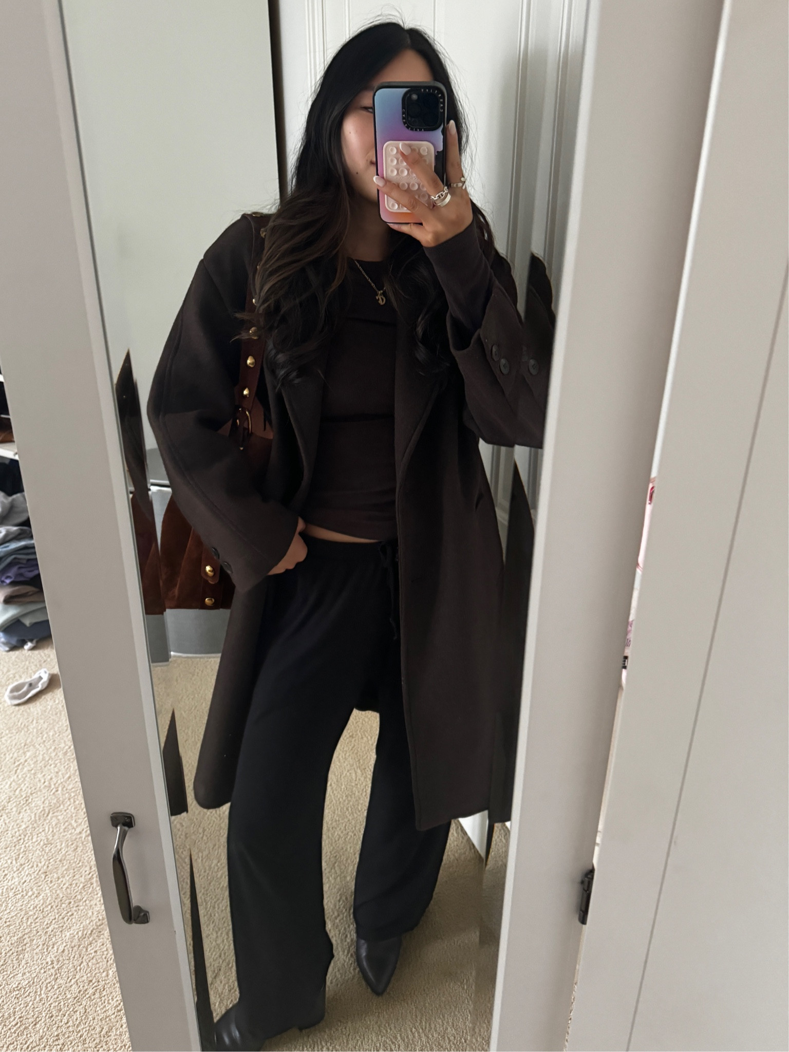 coat is old zara, linked alternatives!!!!
best top & lounge pants combo >