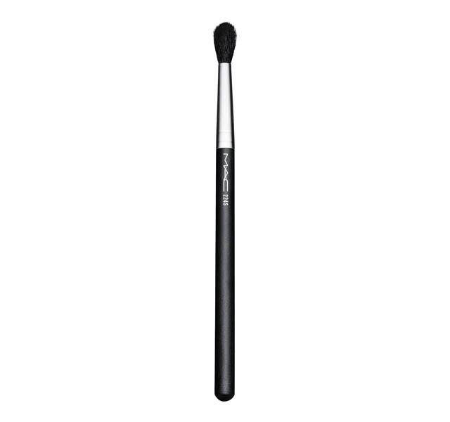 224S Tapered Blending | MAC Cosmetics - Official Site | MAC Cosmetics (UK)