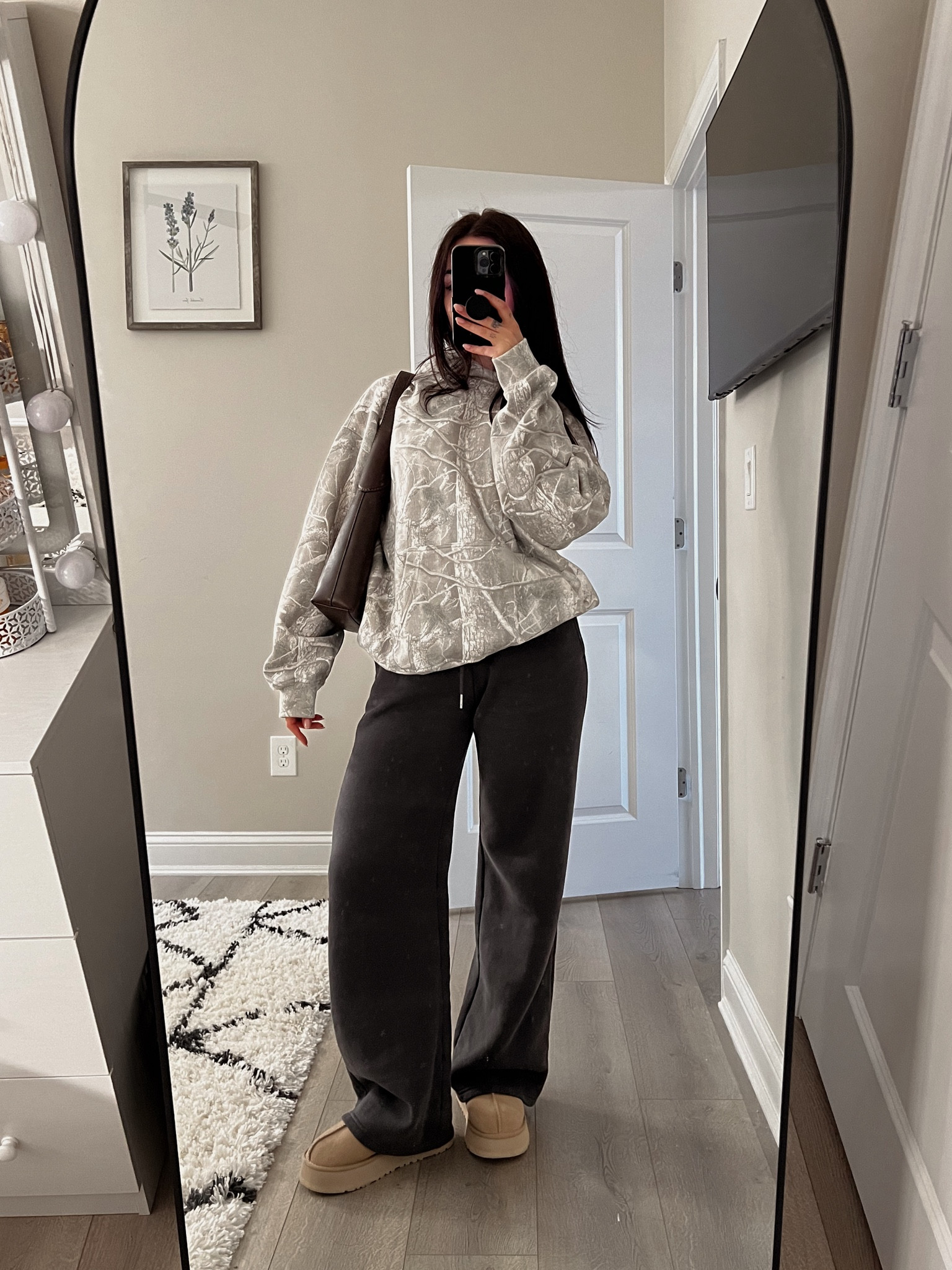 - Large in the hoodie
- XS in the sweatpants
🫶🏻