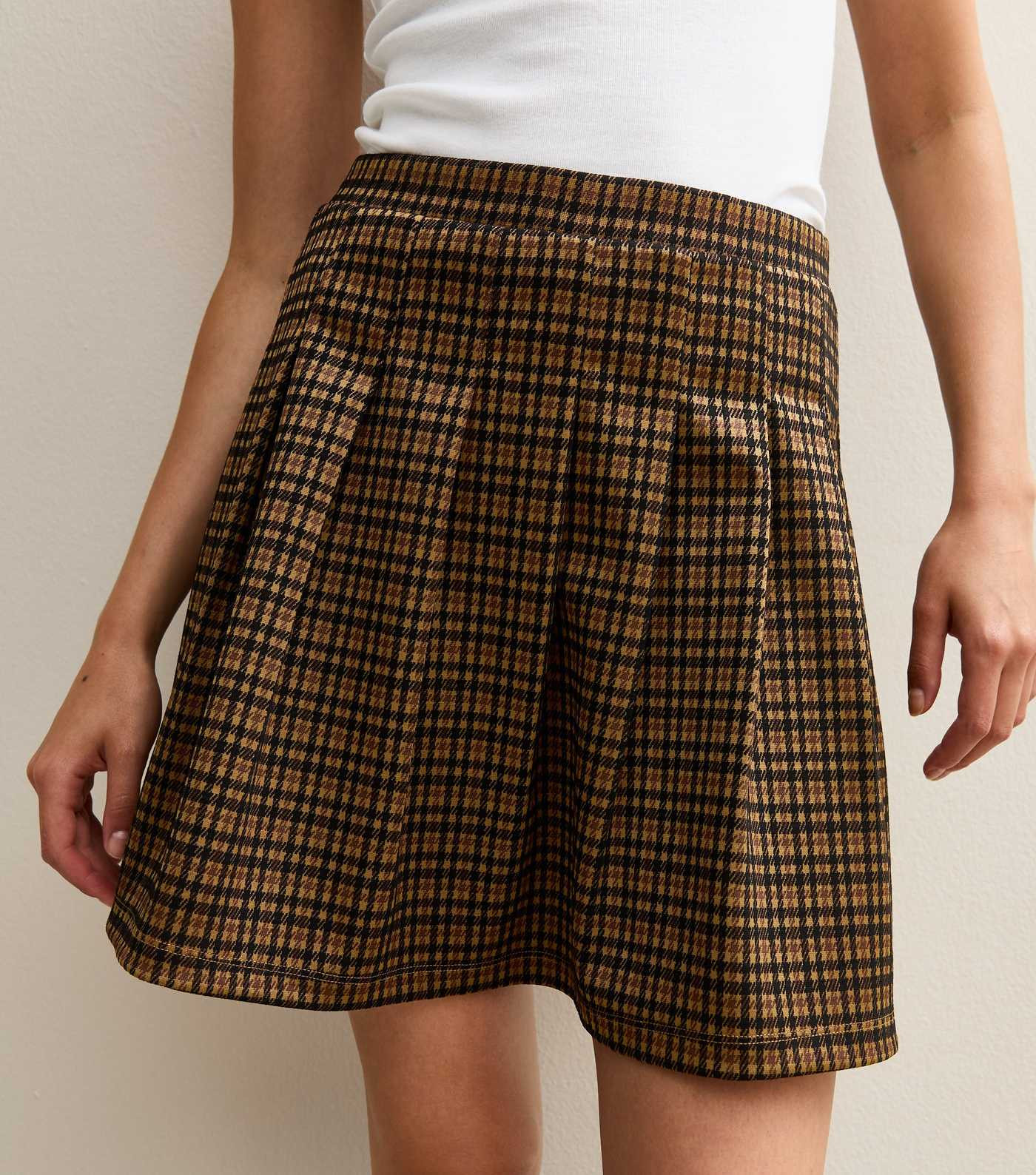 Brown Check Pattern Pleated Mini Skirt | New Look | New Look (UK)
