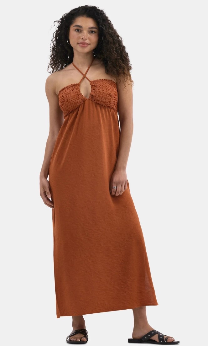 Ummm...yes please!! Burnt orange and gorgeous for just $18 from @walmart!! Hook ‘Em!!🤘🧡 #burntorangedress 