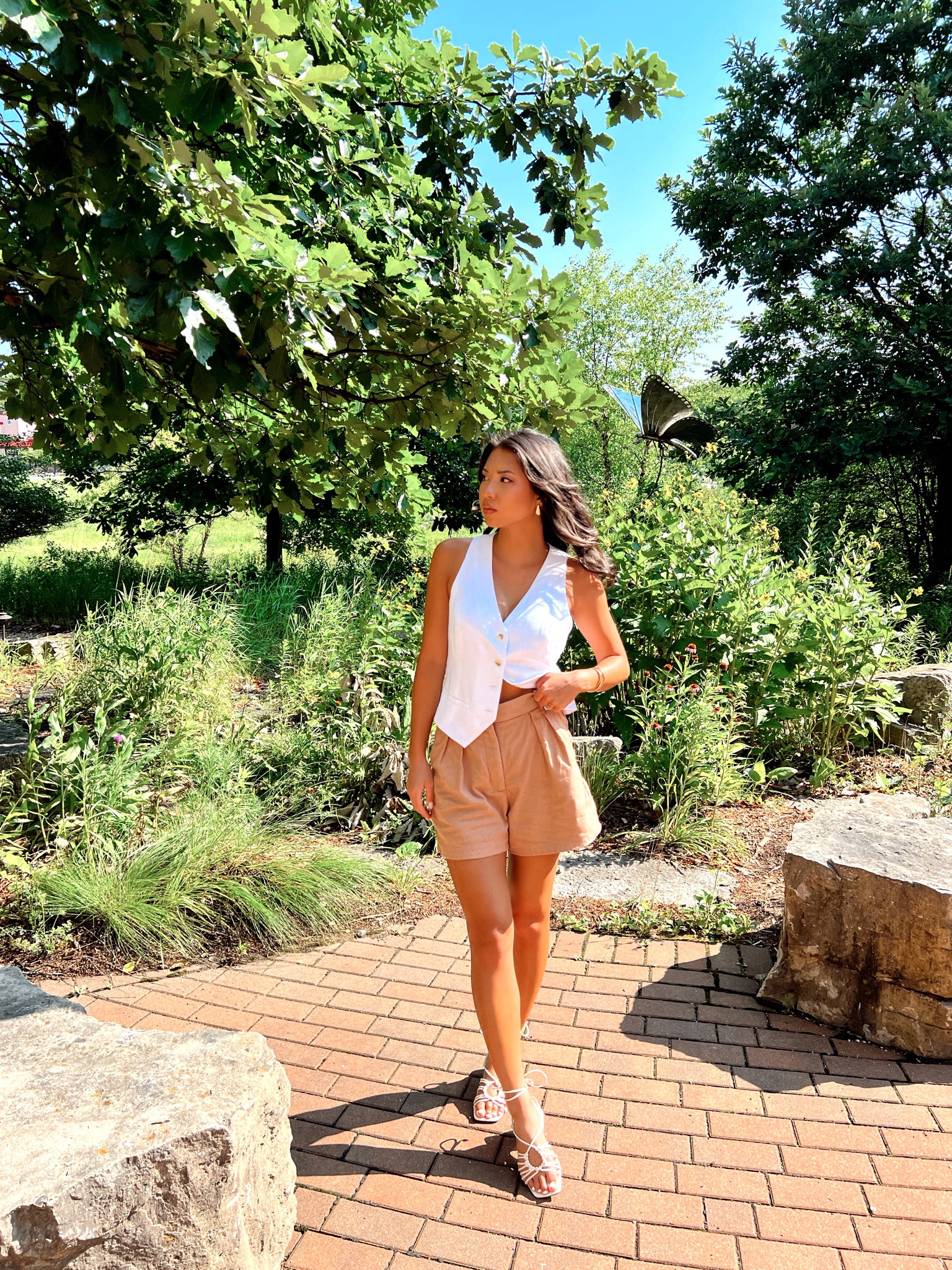 Size 4 in the vest and XS in the shorts

Travel outfit, timeless style, linen vest, linen shorts, European fashion, Europe travel outfit, workwear, back to school, teacher outfit 

#LTKtravel #LTKBacktoSchool #LTKSeasonal