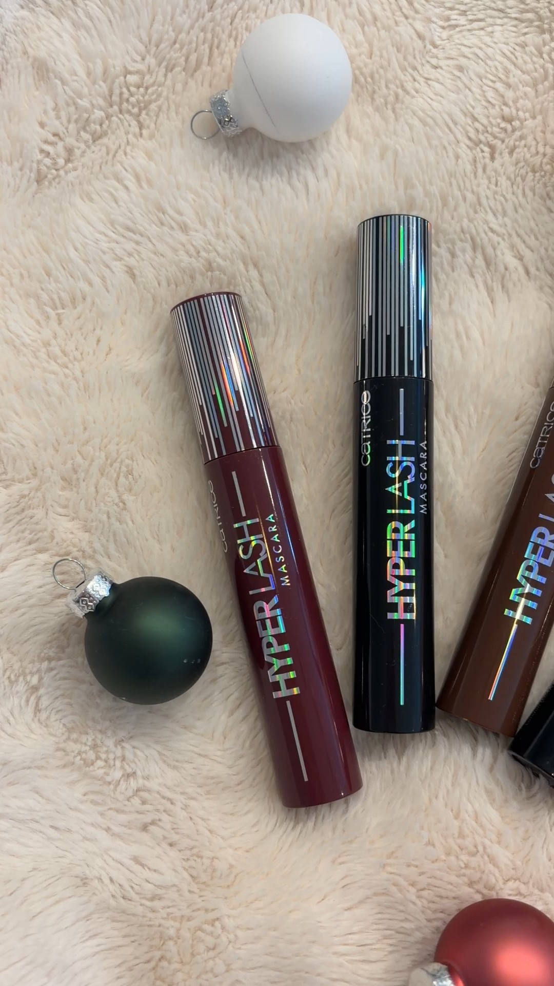 Holiday lashes just got an upgrade 🎄✨
I’ve been trying the new Catrice Hyper Lash mascaras and the lift + definition is SO good — especially the brown for soft glam and the waterproof for long days.
Linking everything in my LTK so you can check out the shades + formulas! 🤍
#ad @Catrice.us

#Catrice #CatriceUS #HyperLash #HolidayBeauty #BeautyFinds #DrugstoreMakeup #AffordableBeauty #CrueltyFreeBeauty #MakeupLover #MakeupDaily #BeautyRoutine #LTKBeauty #LTKMakeup #LTKFinds #LTKHoliday #HolidayGlam #HolidayMakeup #MascaraObsessed #BeautyOnABudget #MakeupFavorites #MakeupEssentials #EverydayMakeup #FestiveBeauty #LTKSeasonal #WinterMakeup #HolidayVibes #BeautyReview #MakeupInspo #MakeupAddict #GiftGuideBeauty

#LTKBeauty #LTKgrwm #LTKGiftGuide