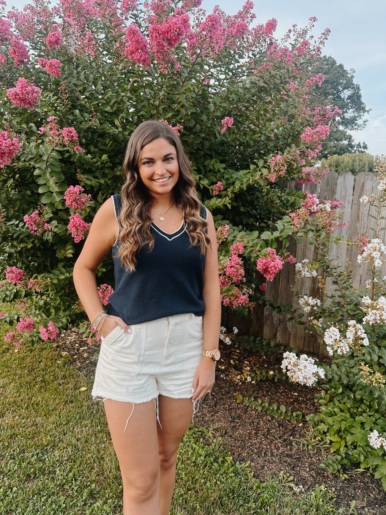 this top is soft & comes in different colors - it’s giving coastal 

#LTKFindsUnder50 #LTKBacktoSchool #LTKSeasonal