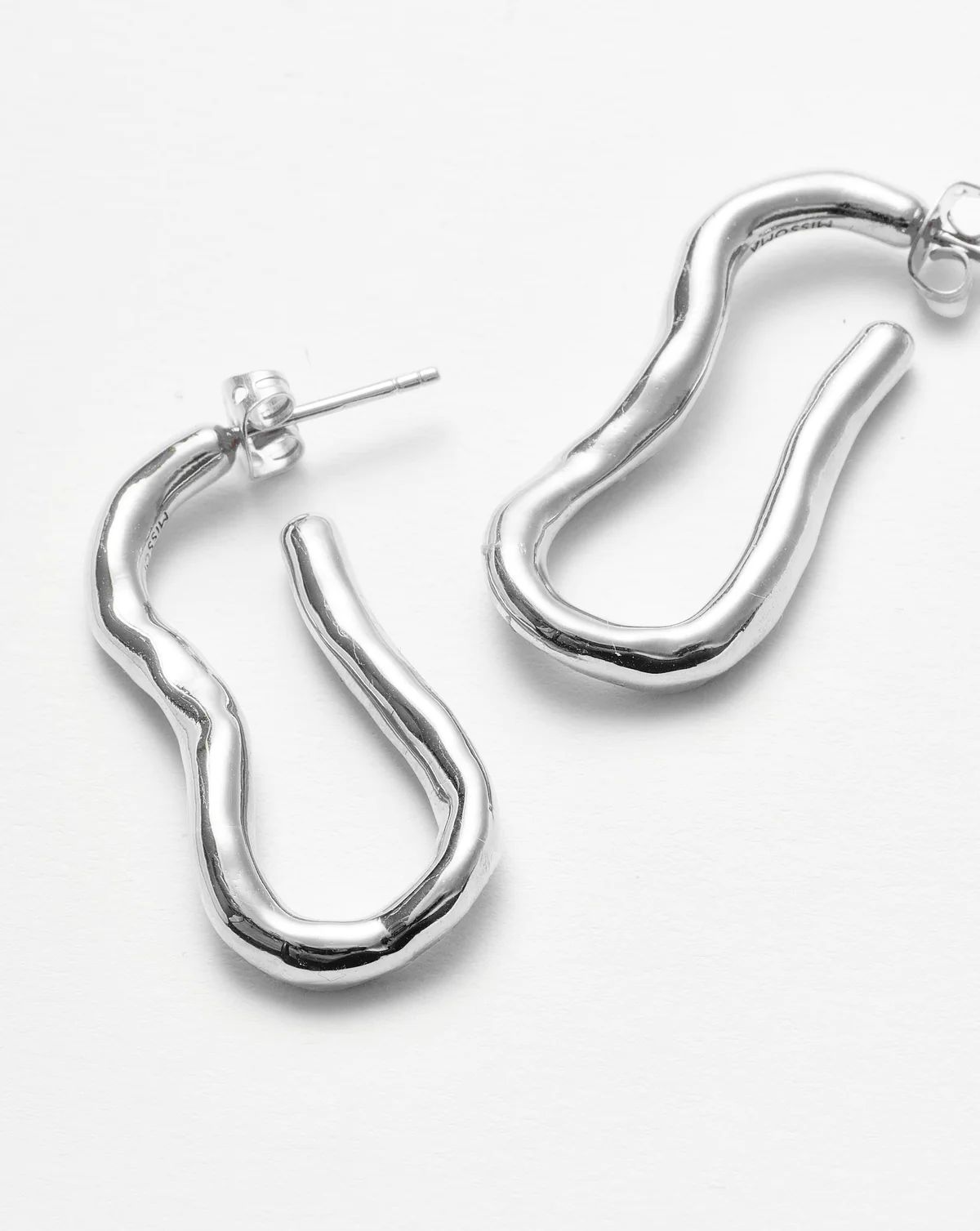 Molten Ovate Hoop Earrings | Missoma