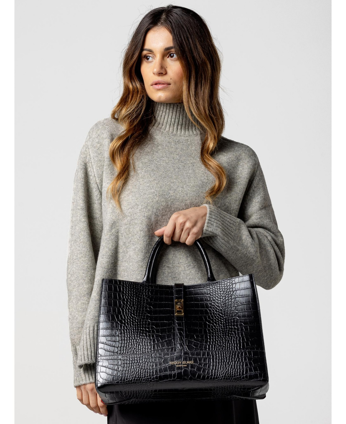 Lola Croco 15" - Black | Macy's
