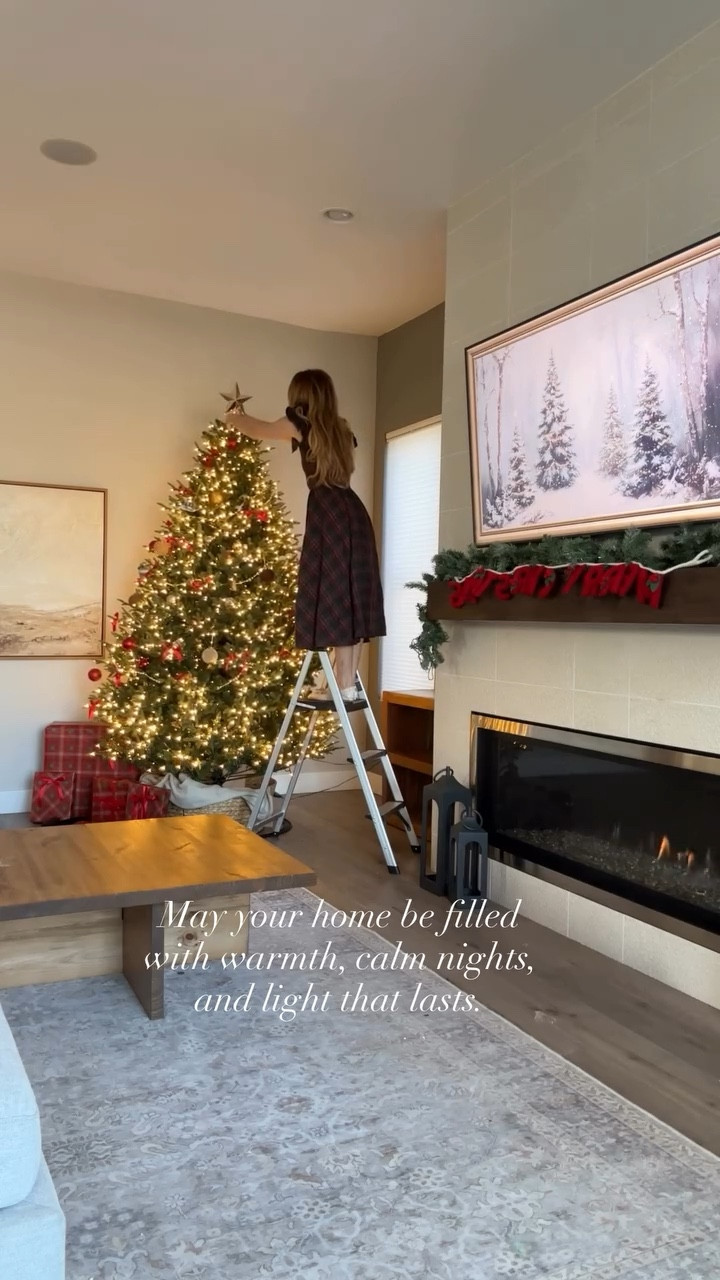 A season of light, peace, and remembering the One who came to save. ✨ Christmas decor 

#LTKmomlife #LTKHoliday #LTKdayinmylife