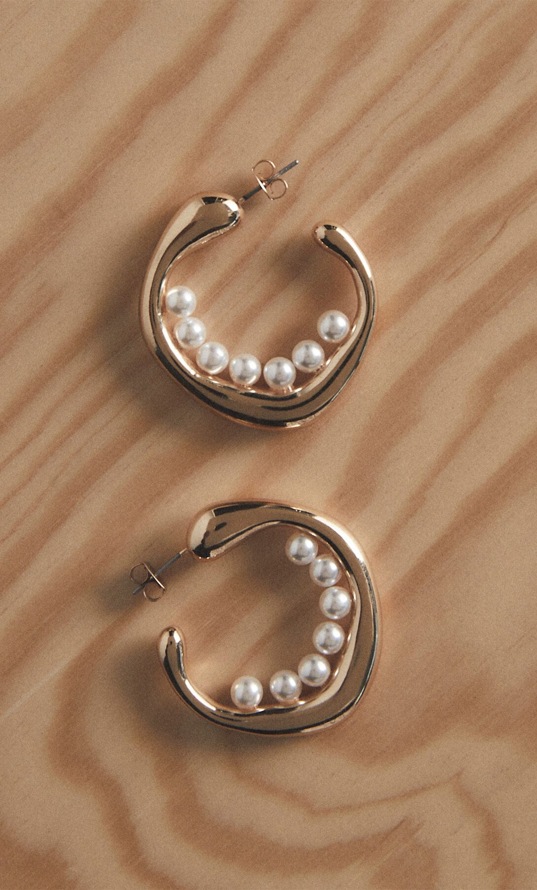 Hoop earrings with faux pearls - Women's fashion | Stradivarius United Kingdom | Stradivarius (UK)