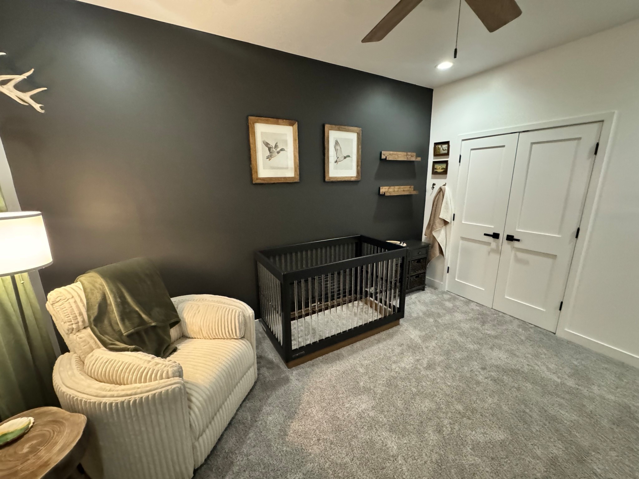 Black crib + black walls 🖤🖤
