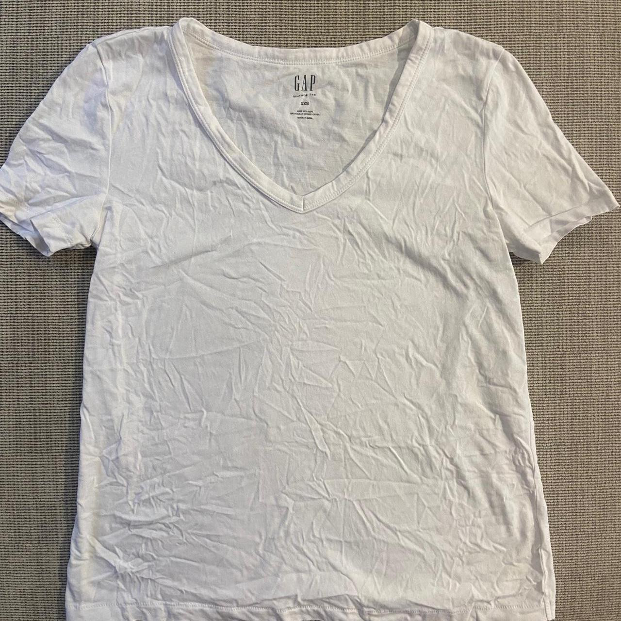 Gap Women's T-shirt - White - XXS | Depop US