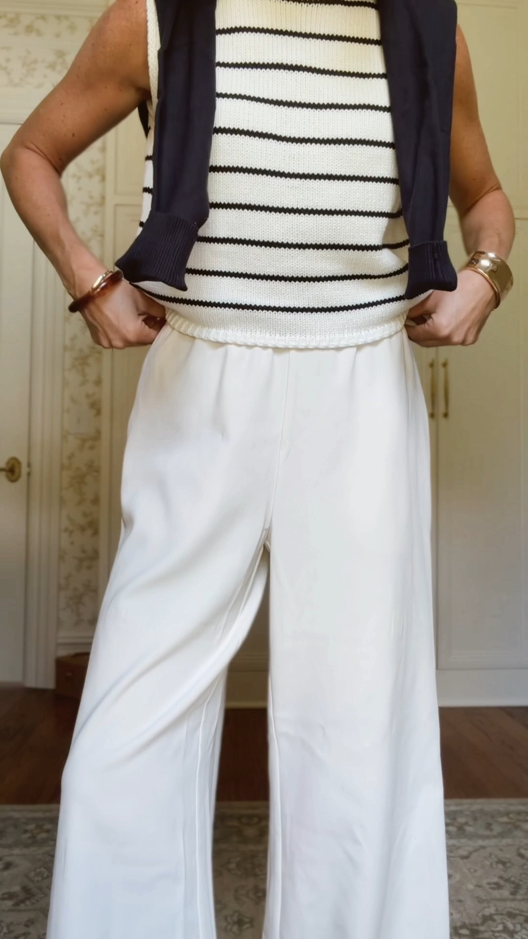 Small in pants but I could have done Xs 
Xs in sweater