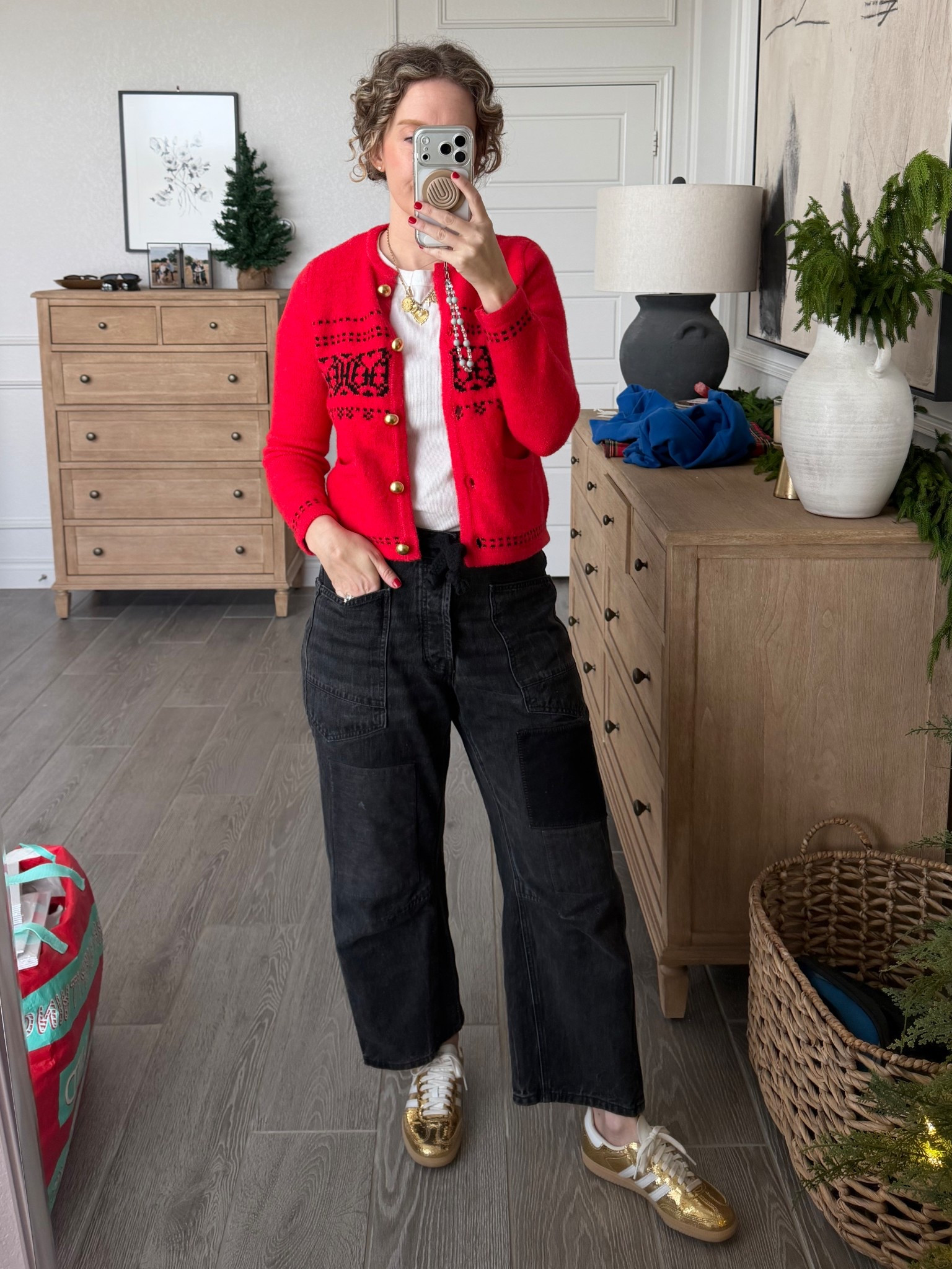 Wearing a small in cardigan

#LTKootd #LTKHoliday #LTKmomlife