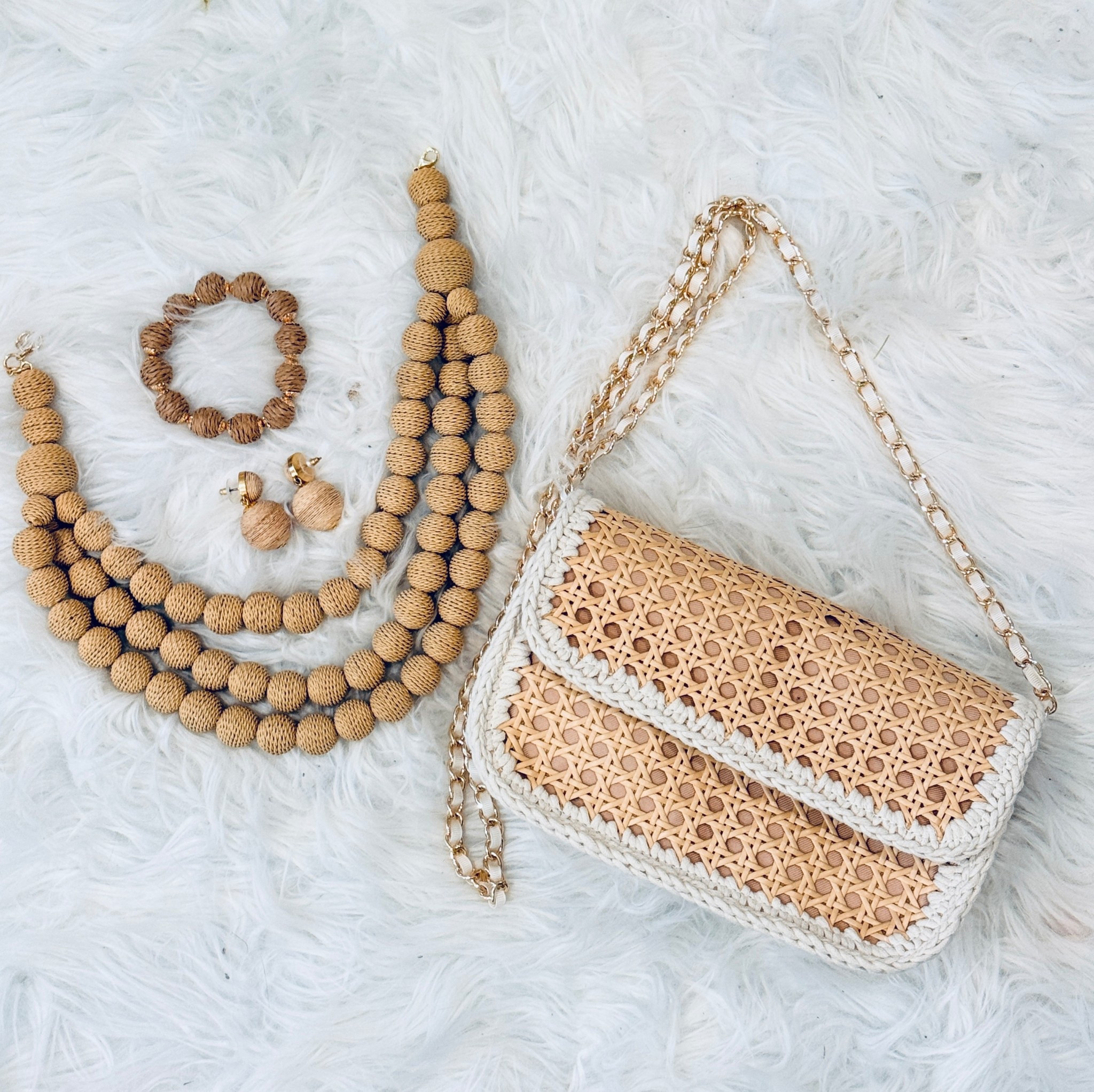 A few of my favorites lately…

#springfinds #southern #southernstyle #springaccessories #springdress #easter