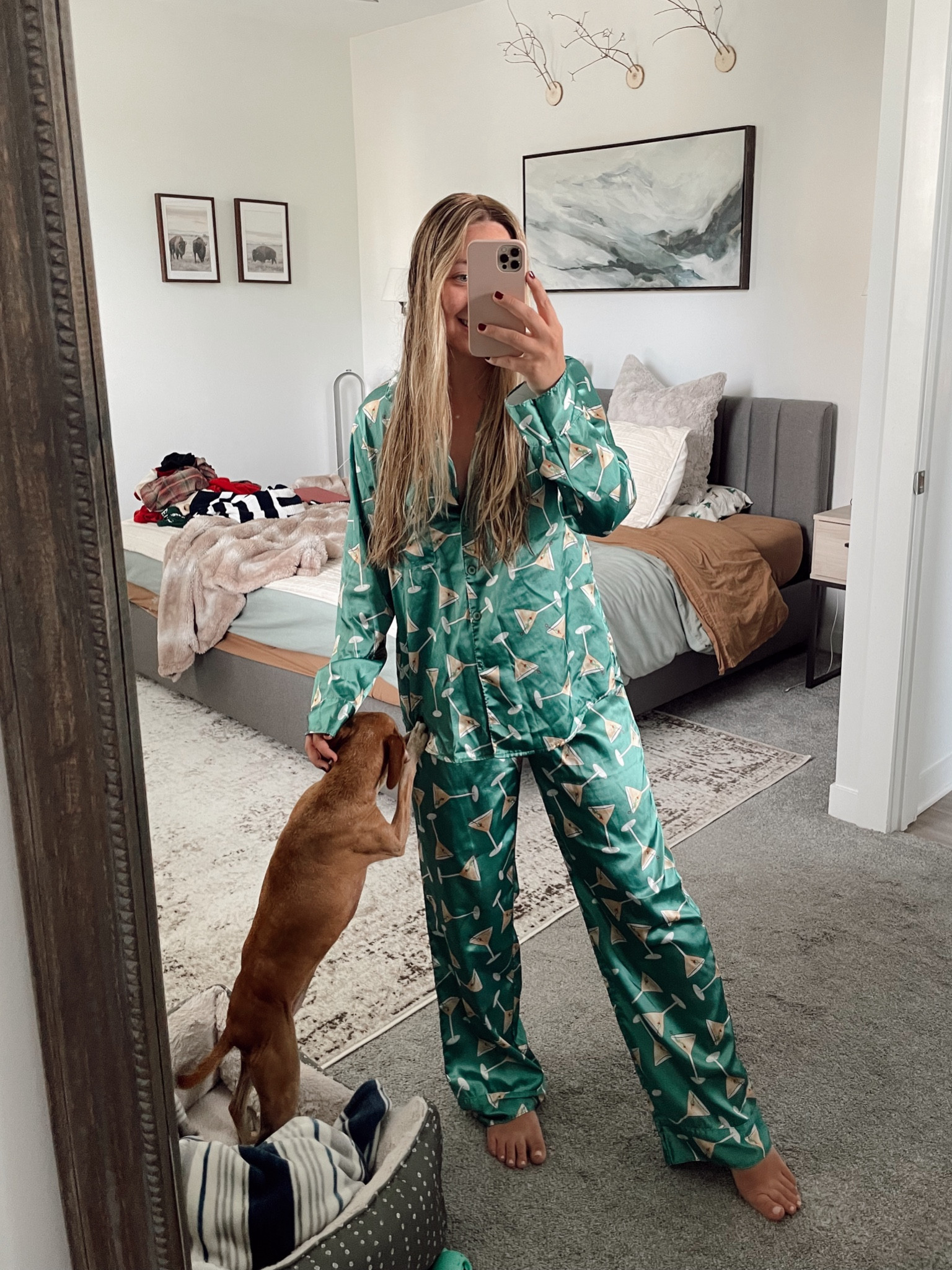 Relinking my favorite silky pajamas for summer!!! Wearing a small. Bottoms run a little small - size up!

#pajamas #martinipjs #pjs #silkpjs #amazon 

#LTKStyleTip #LTKFamily #LTKSeasonal