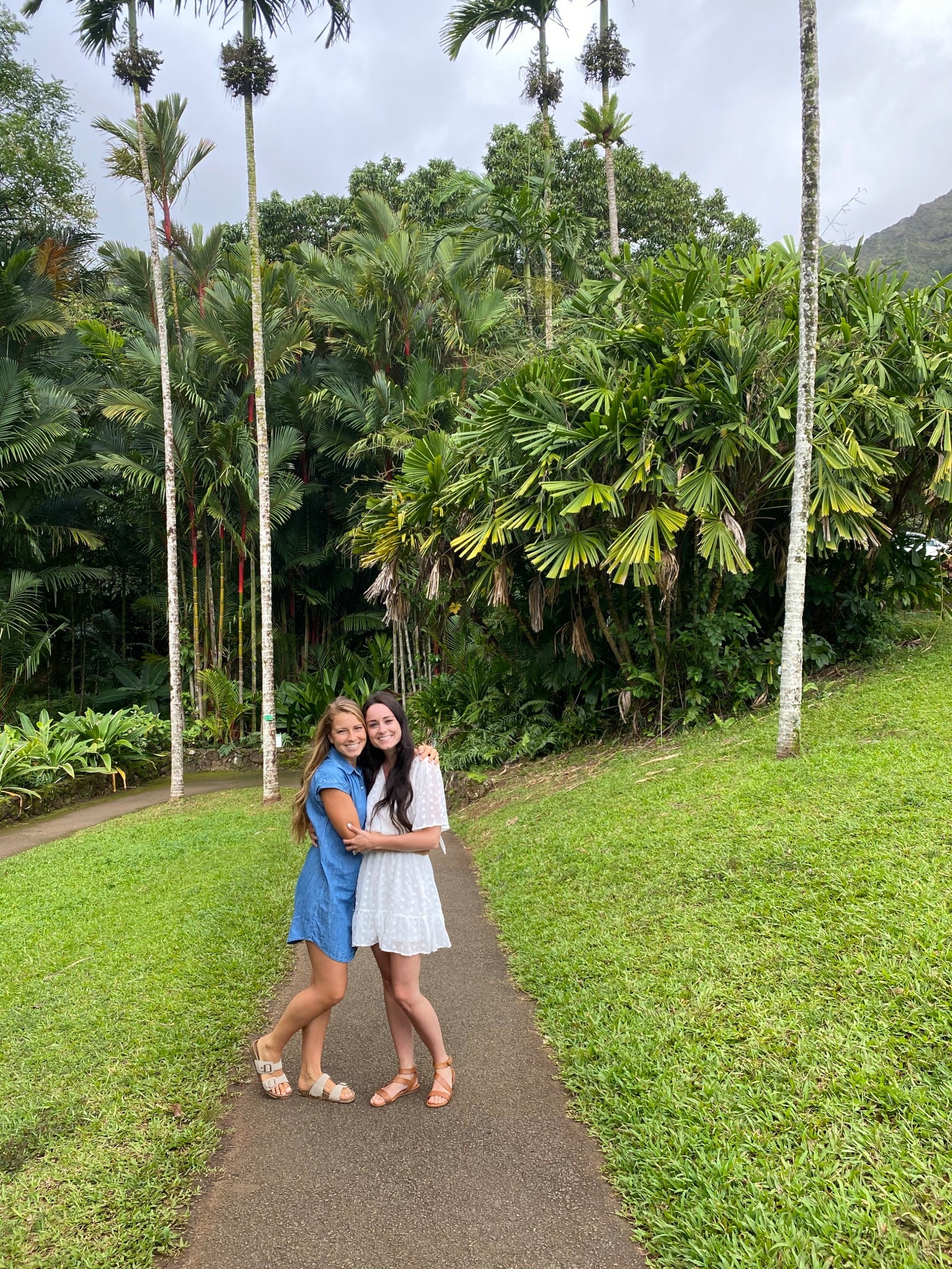 #EGPartner @hotelsdotcom just dropped their Unpack '26 Travel Trend Report where they unveiled the top travel trends for the upcoming year. My favorite? Hotel Hop.

I recently visited Oahu, Hawaii and loved the different parts of the island. What I would do next time? Stay in more than one hotel in Oahu to be able to experience the beach, the hikes, amazing food.

If you're planning a 2026 trip, be sure to use hotels.com for your travel needs - and explore various parts of your destination by staying at multiple hotels. #Unpacktraveltrends #ad #paidlink

https://liketk.it/5riak