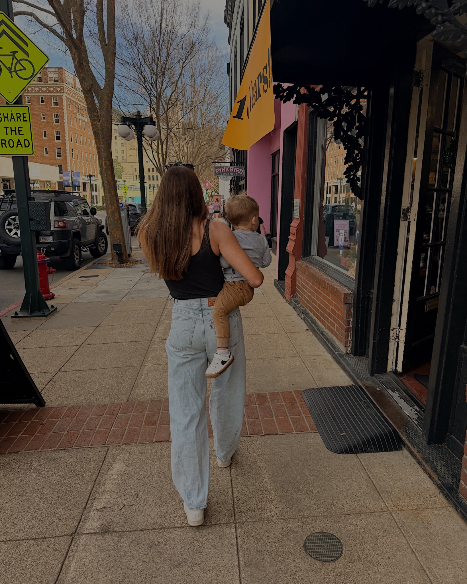 Obsessed with wide legged pants and bodysuits 🤍

#LTKTravel #LTKmomlife #LTKdayinmylife