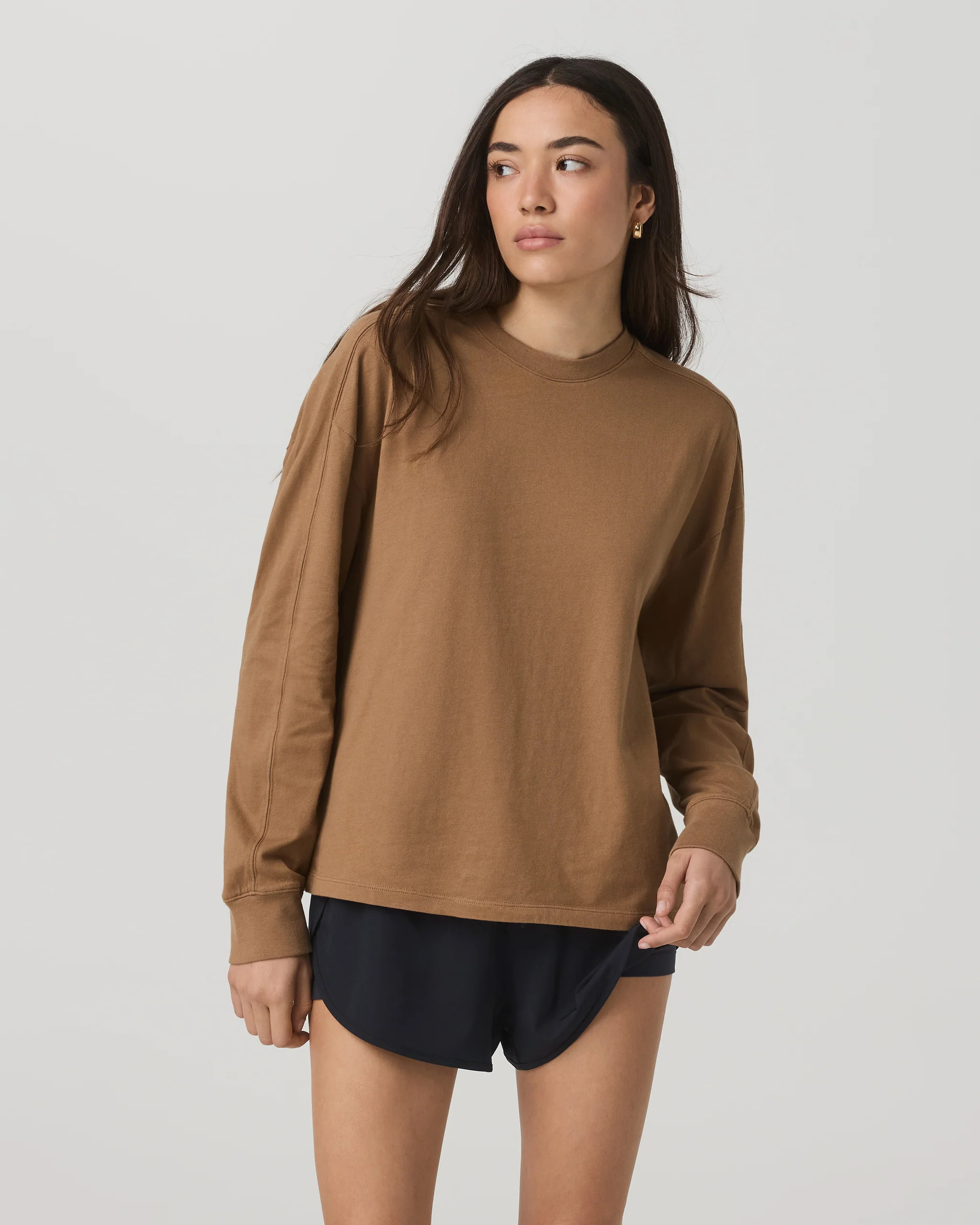 Long Sleeve Heavyweight Cotton Tee – Women's Acorn Shirt – Vuori | Vuori Clothing (US & Canada)