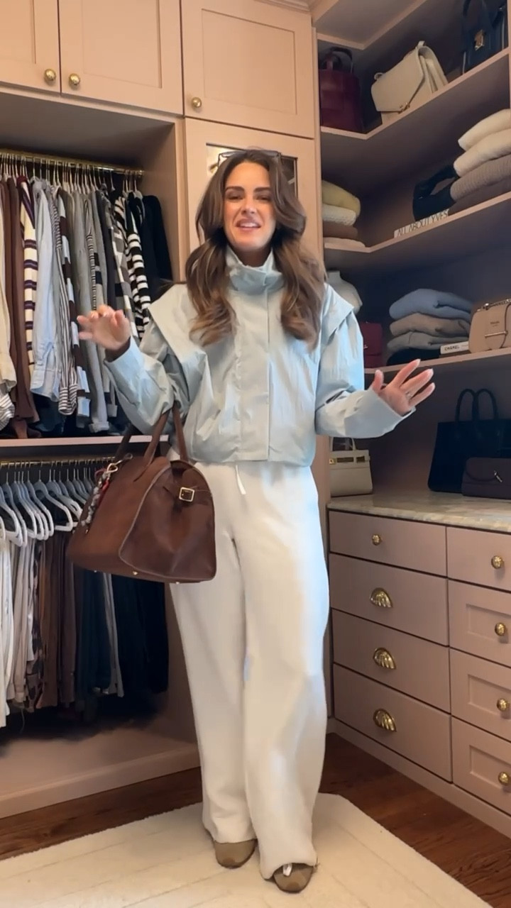 ZARA TRY ON HAUL ✨
Ordered new pieces for Spring - let's see what I keep or return

Size S in the blue jacket
Size S in the stripe top & XS in pants. 
Size S in black fringe top (needs XS)
Size S in black cape top (XS would fit better) 
Size S in white off the shoulder top * runs small, consider sizing up*
Size XS in white asymmetrical  top 



#LTKootd