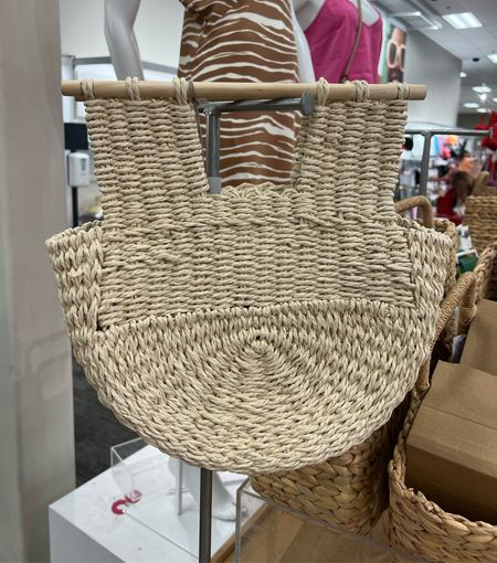 Okay how cute is this straw bag?!? It’s great for summer! And it’s only $35!! #bag #handbag 

#LTKstyletip #LTKitbag #LTKFind