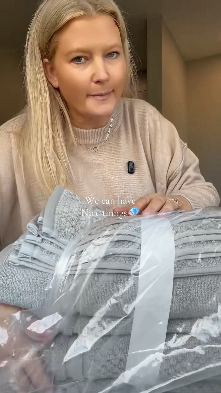 100% cotton, so soft and you get 12!
These towels are amazing. #bathtowel #towels #linens #bathroomupgrade

#LTKHome #LTKSaleAlert #LTKselfcare