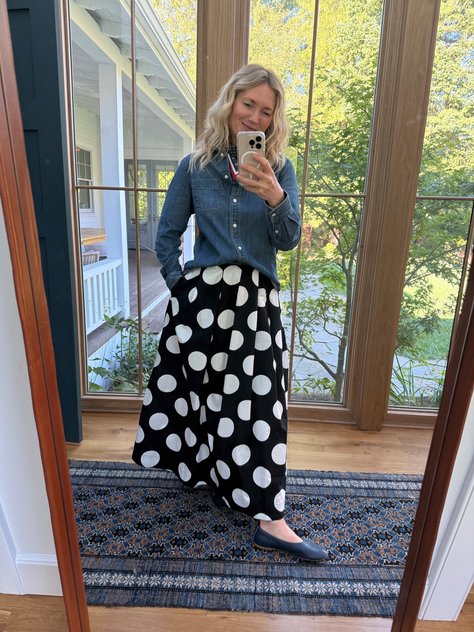 Love this fun outfit:)

SHIRT: small
SKIRT: small
Shoes TTS